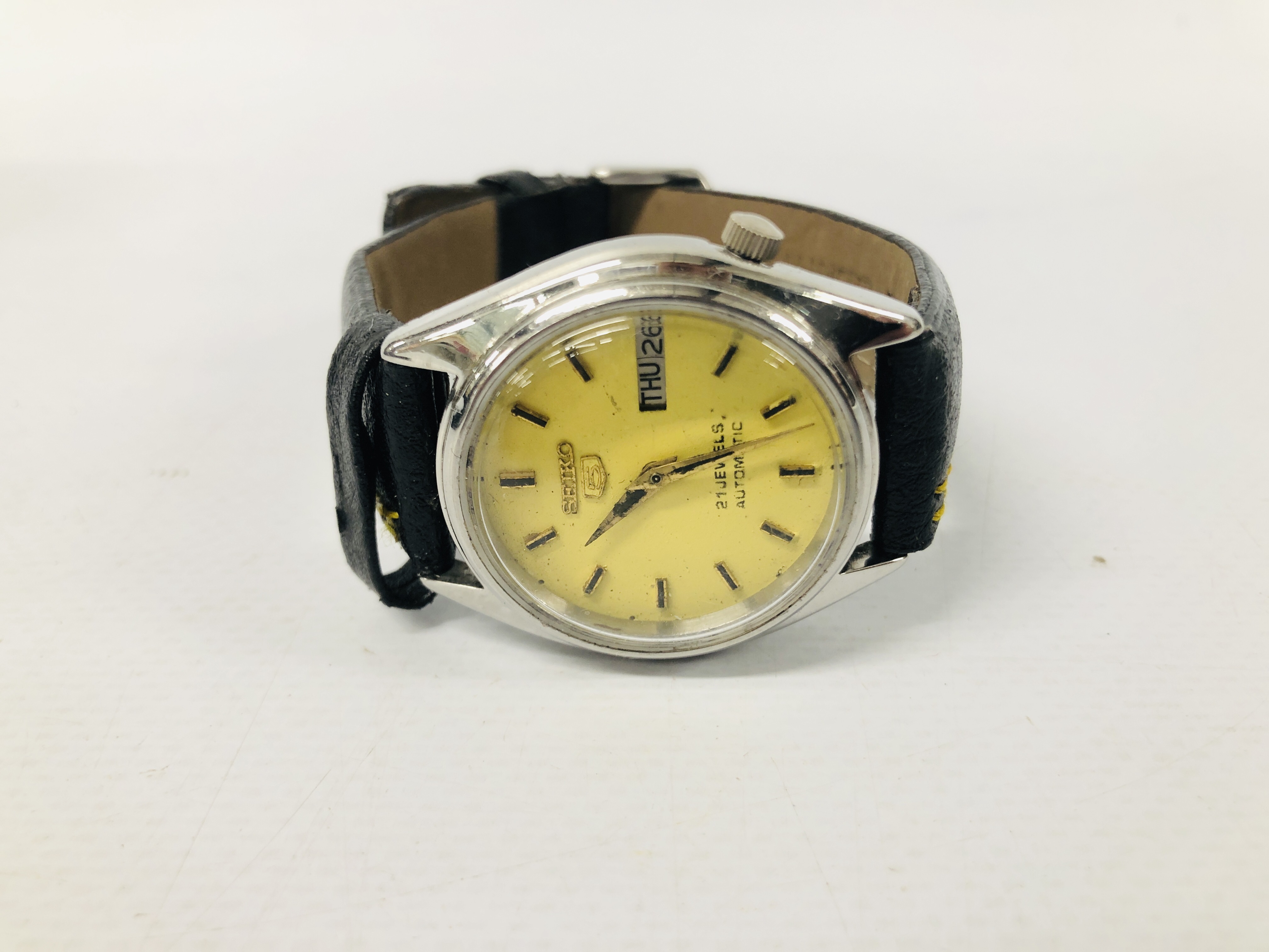 THREE VINTAGE SEIKO GENTS WRIST WATCHES - Image 7 of 13