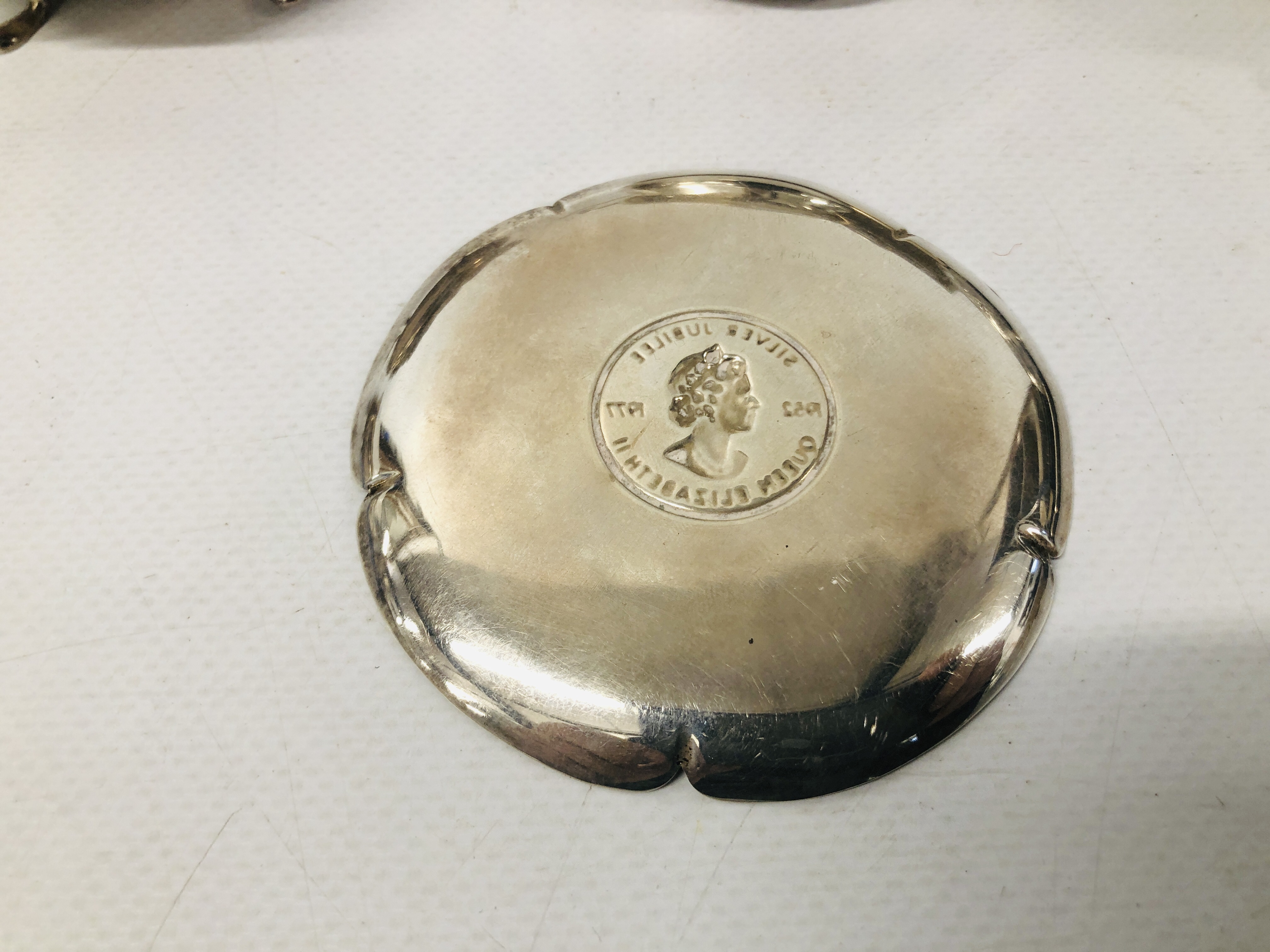 COLLECTION OF SILVER TO INCLUDE PAIR OF SALTS, TEA STRAINER, GEORGIAN SALT, PHOTO FRAME, - Image 11 of 26