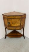 A GEORGE III MAHOGANY CORNER WASH STAND.