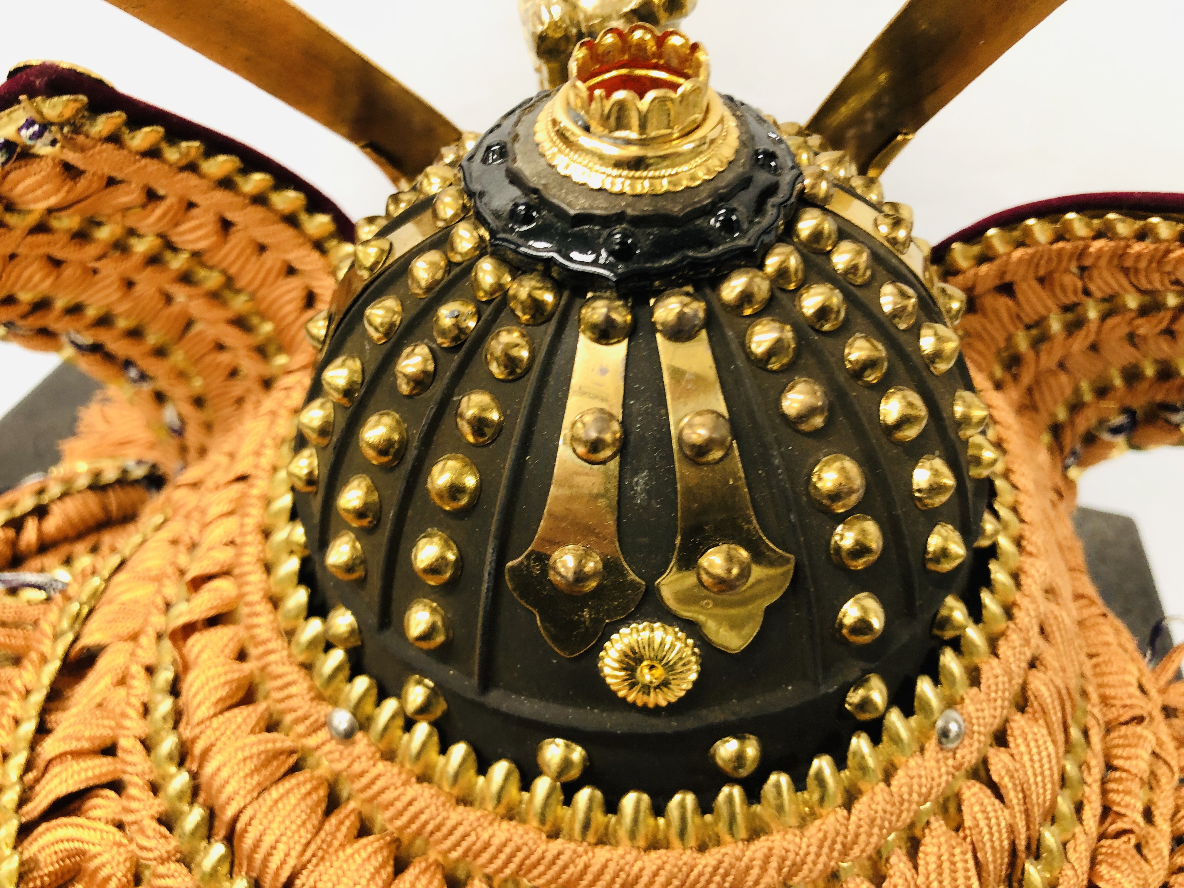 A REPRODUCTION JAPANESE SAMURAI WARRIOR HELMET IN PRESENTATION CASKET - Image 6 of 14