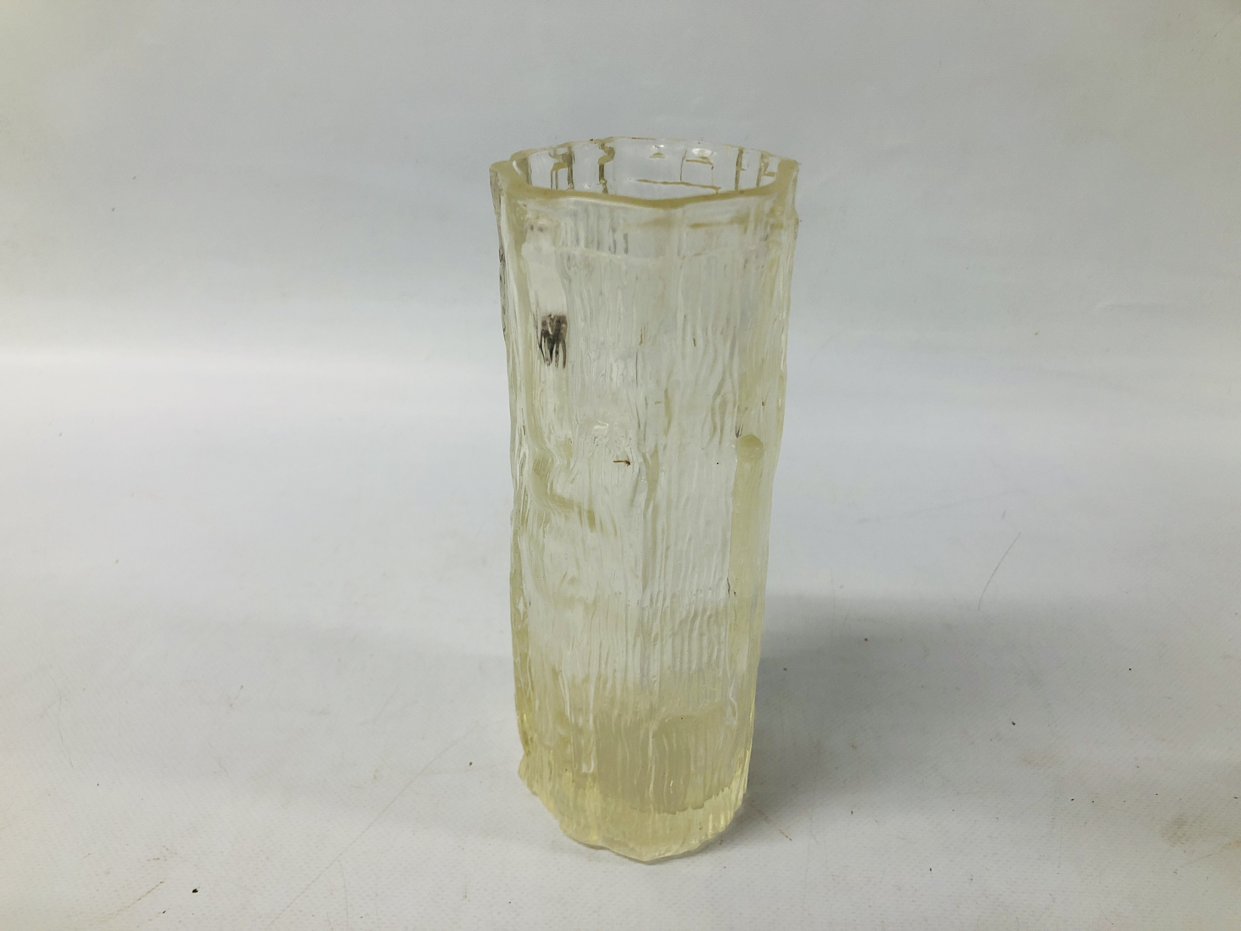 CLEAR GLASS WHITEFRIARS STYLE VASE HEIGHT 21CM. - Image 6 of 8