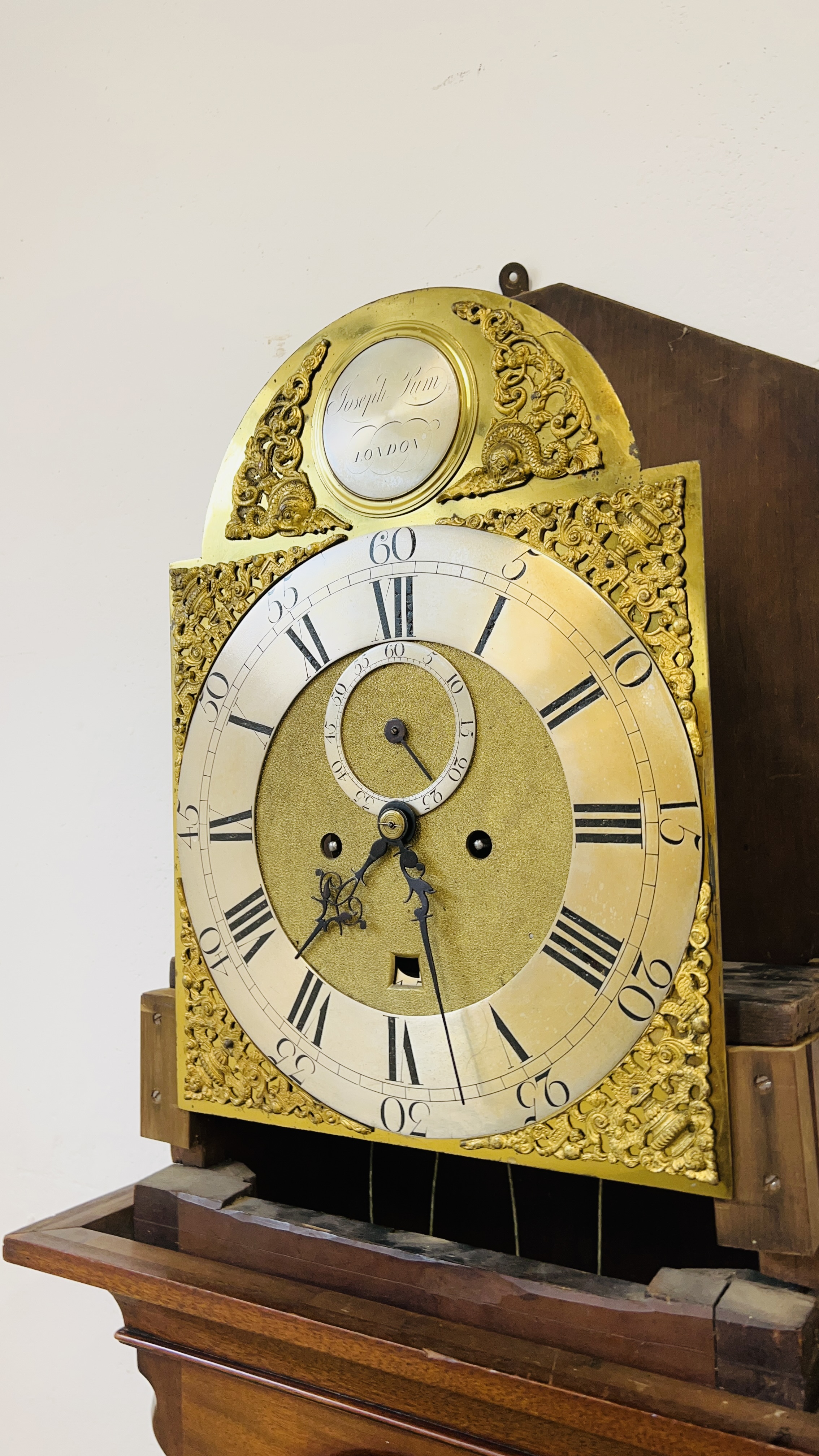 AN INLAID MAHOGANY GRANDFATHER CLOCK WITH JOSEPH LUM FACE COMPLETE WITH KEY AND PENDULUM - Image 12 of 14