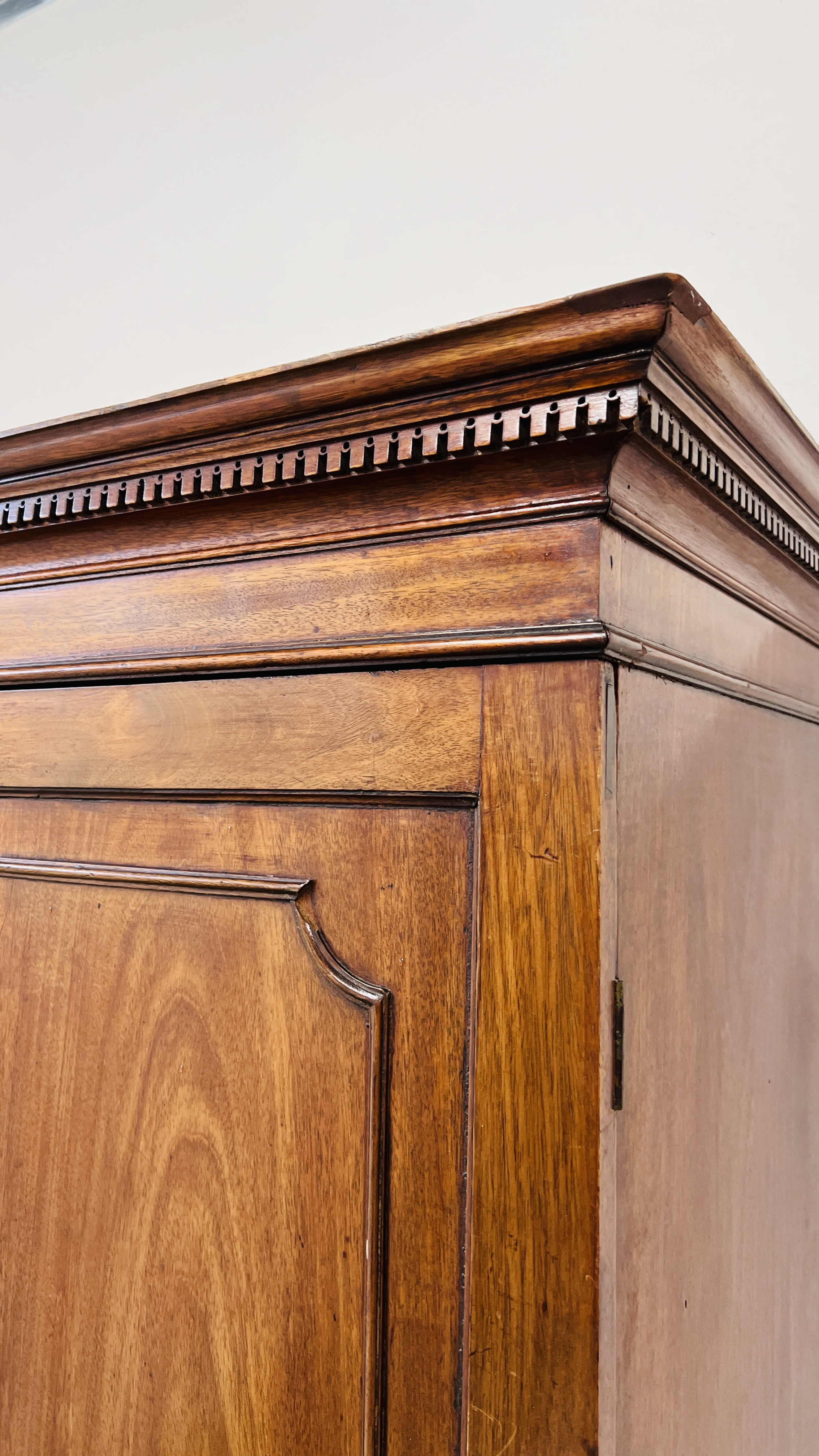 AN ANTIQUE VICTORIAN MAHOGANY TWO DOOR MAID'S CUPBOARD WITH SHELVED INTERIOR ON TWO DRAWER RAISED - Image 9 of 11