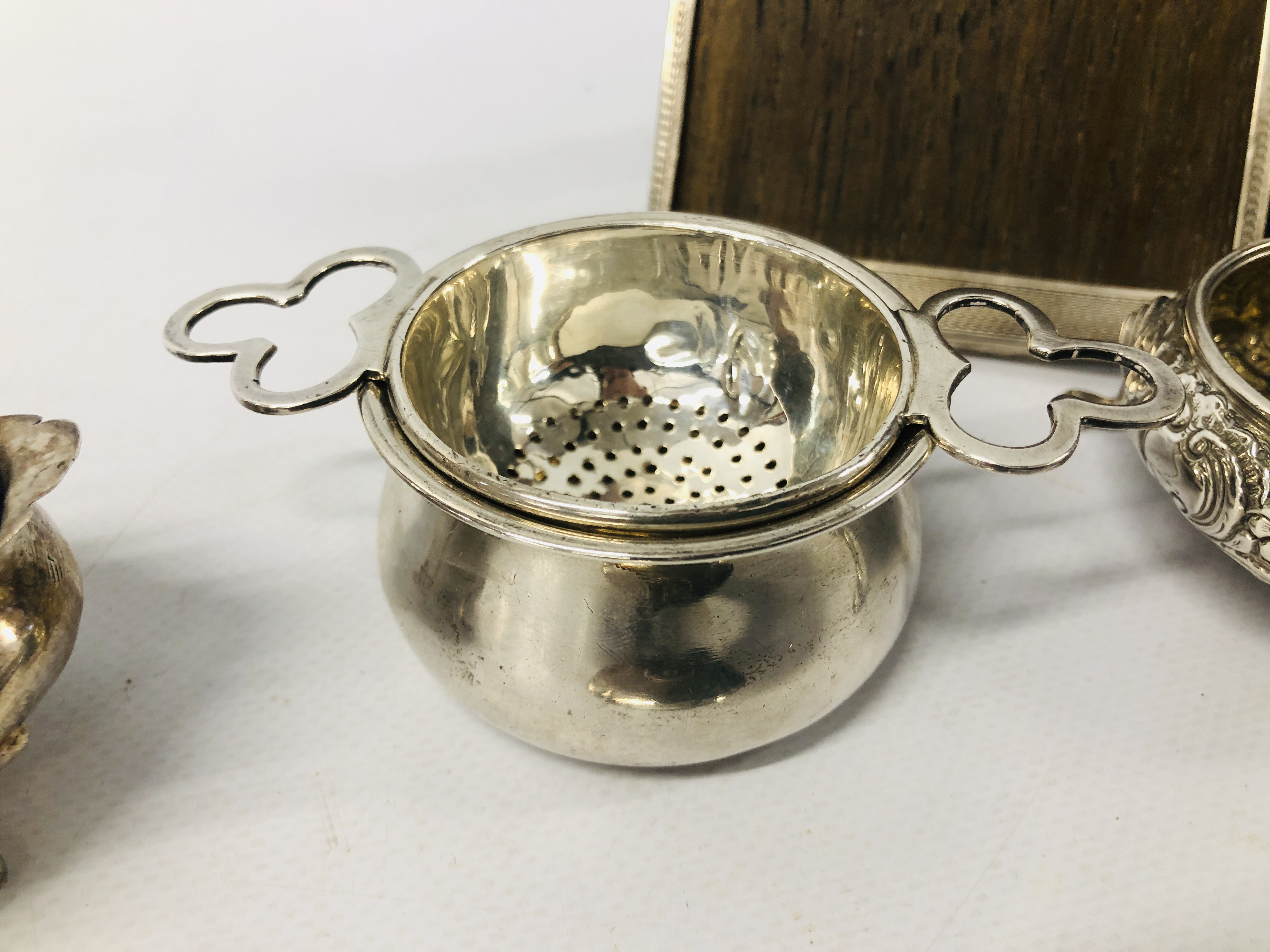COLLECTION OF SILVER TO INCLUDE PAIR OF SALTS, TEA STRAINER, GEORGIAN SALT, PHOTO FRAME, - Image 12 of 26