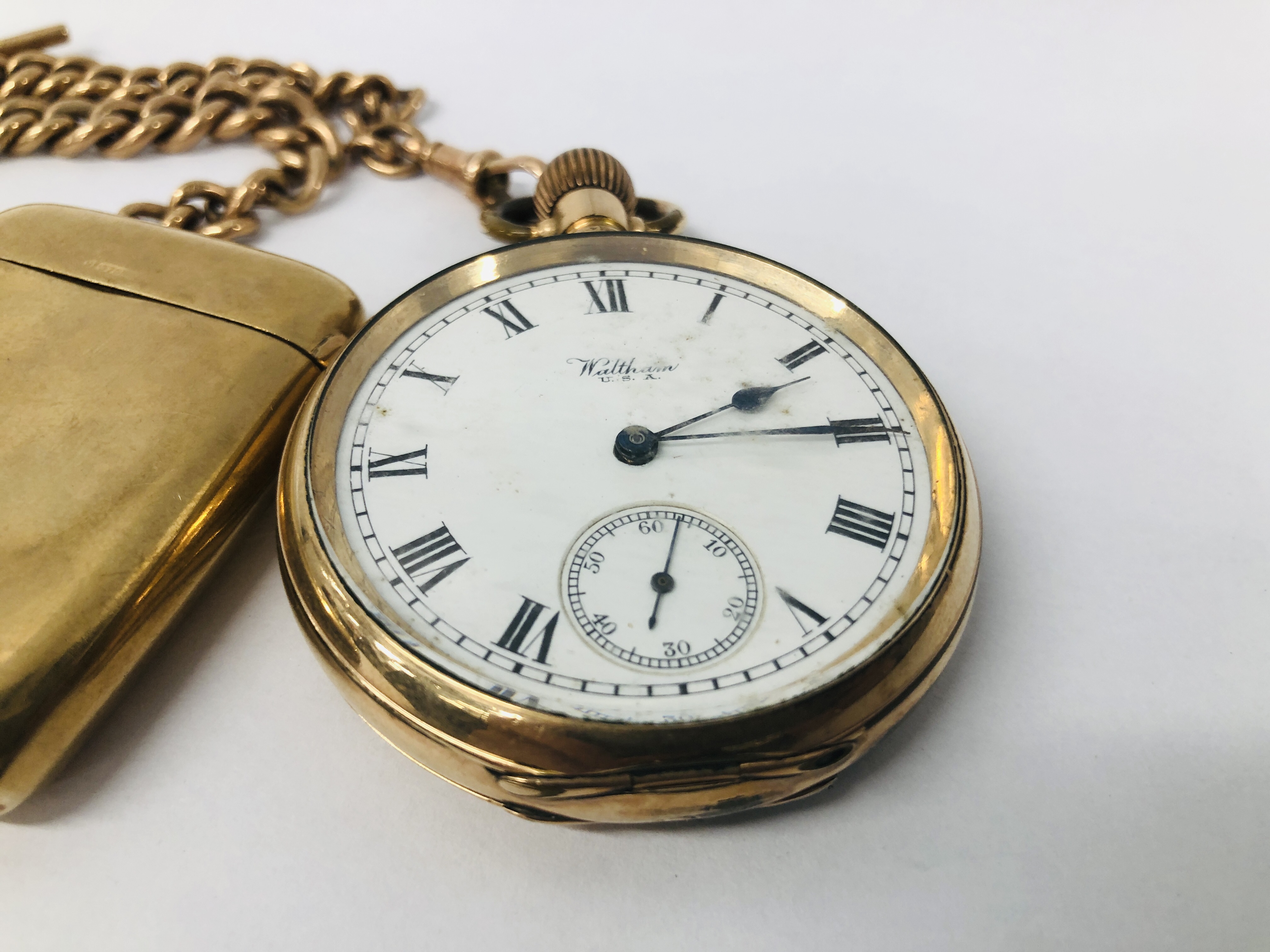 A WALTHAM GOLD PLATED POCKET WATCH ON 9CT GOLD WATCH CHAIN WITH A GEORGE V 1913 FULL SOVEREIGN COIN - Image 6 of 19