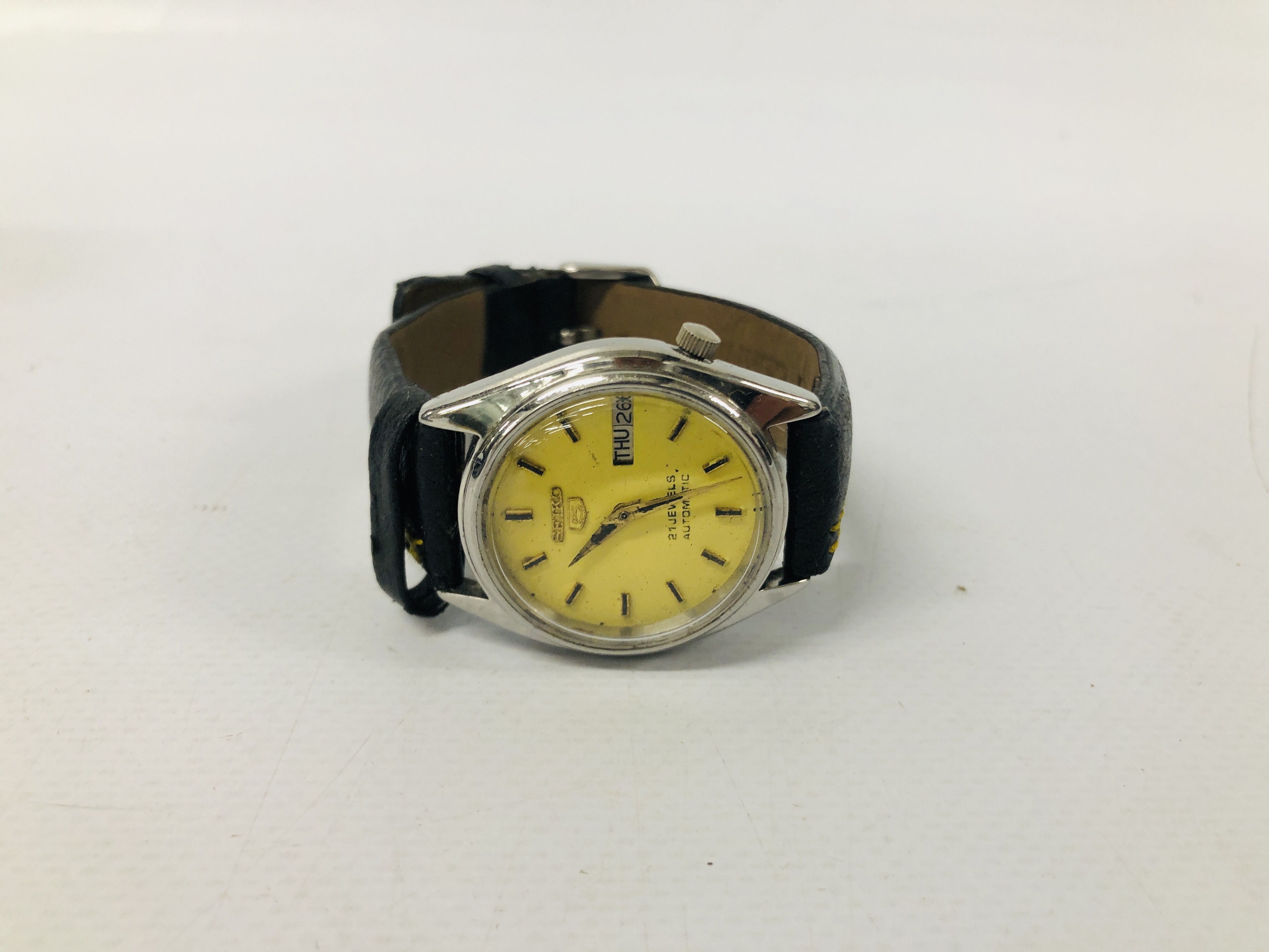 THREE VINTAGE SEIKO GENTS WRIST WATCHES - Image 6 of 13