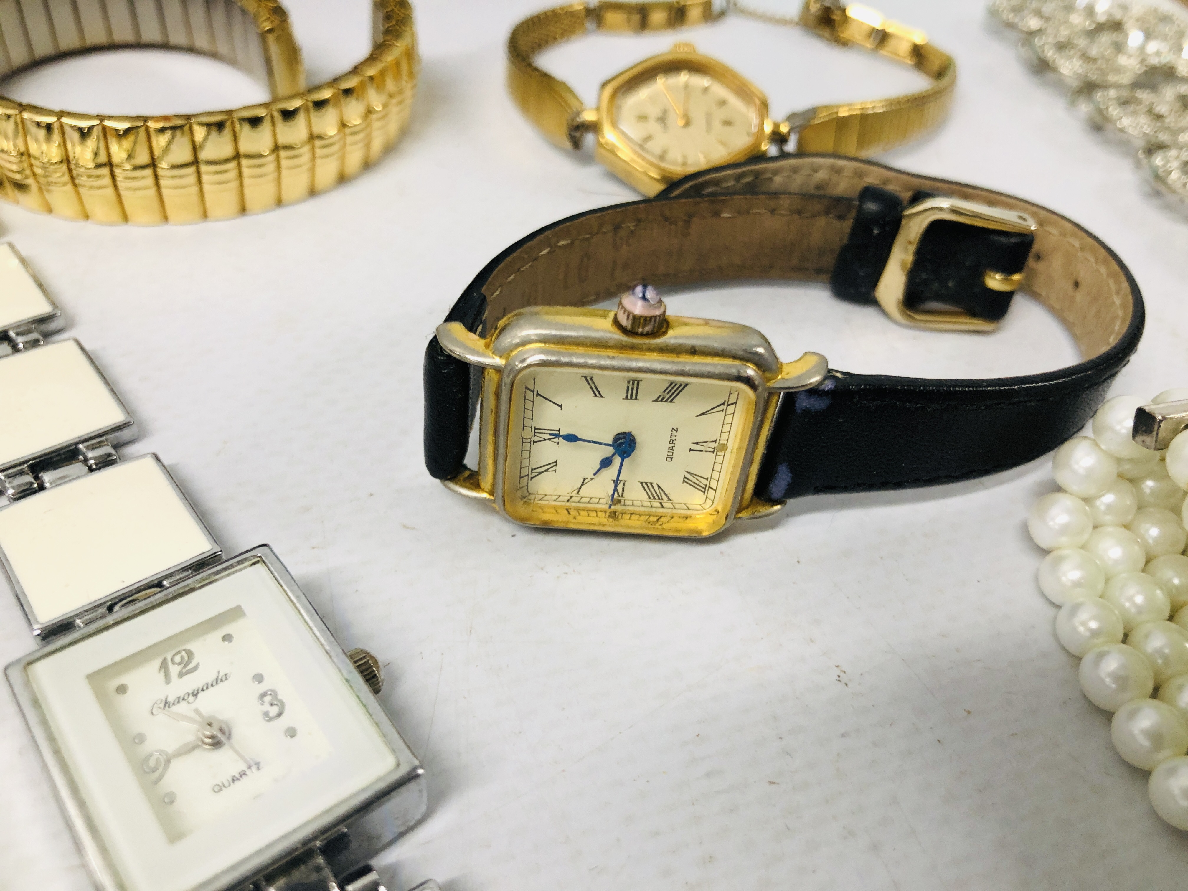 COLLECTION OF ASSORTED LADIES WRIST WATCHES TO INCLUDE DESIGNER BRANDED - Image 8 of 14