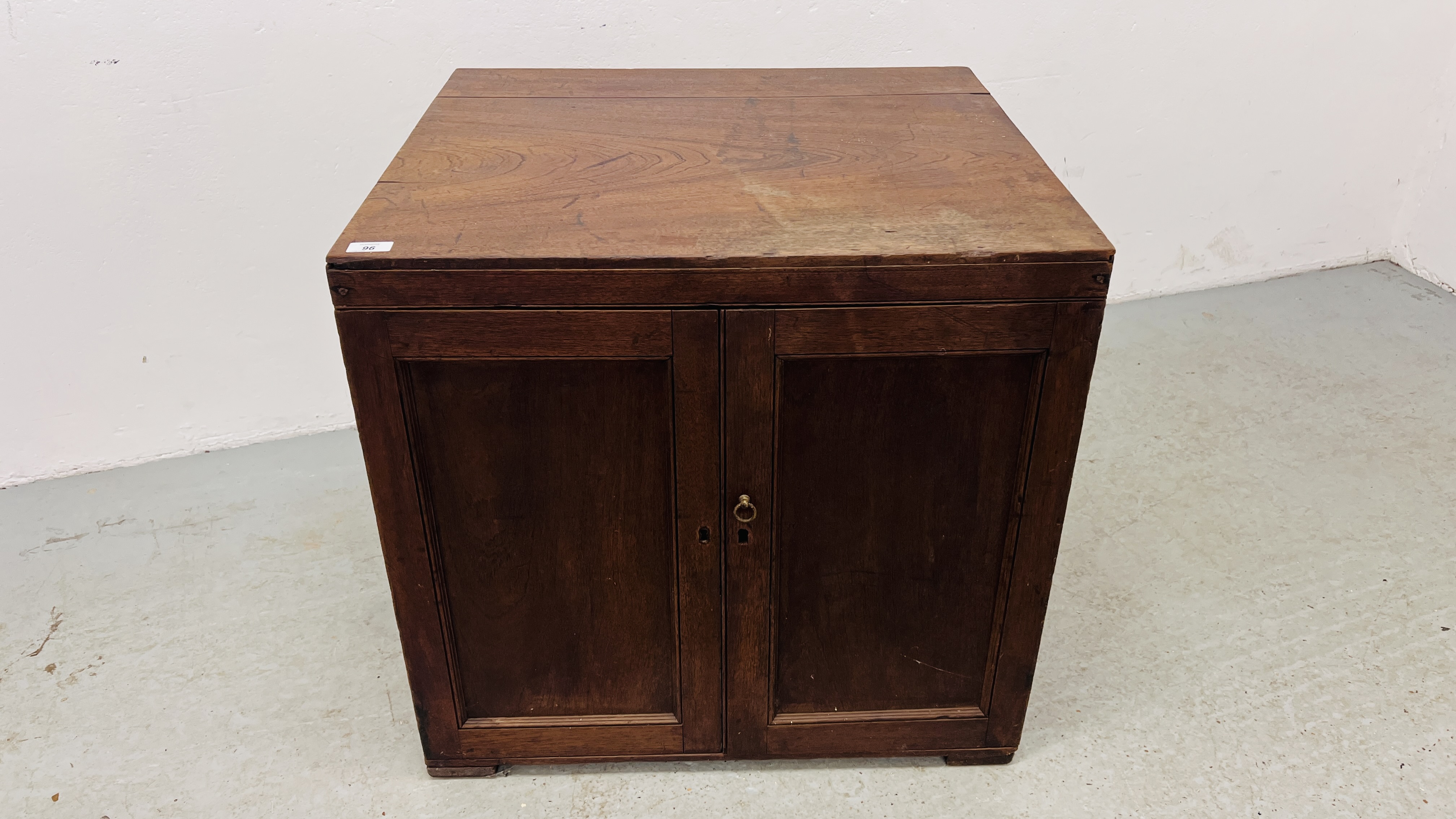 AN ANTIQUE MAHOGANY FOUR DRAWER MAP CHEST WITH TWO DOORS WIDTH 71CM. DEPTH 64CM. HEIGHT 68CM. - Image 2 of 10