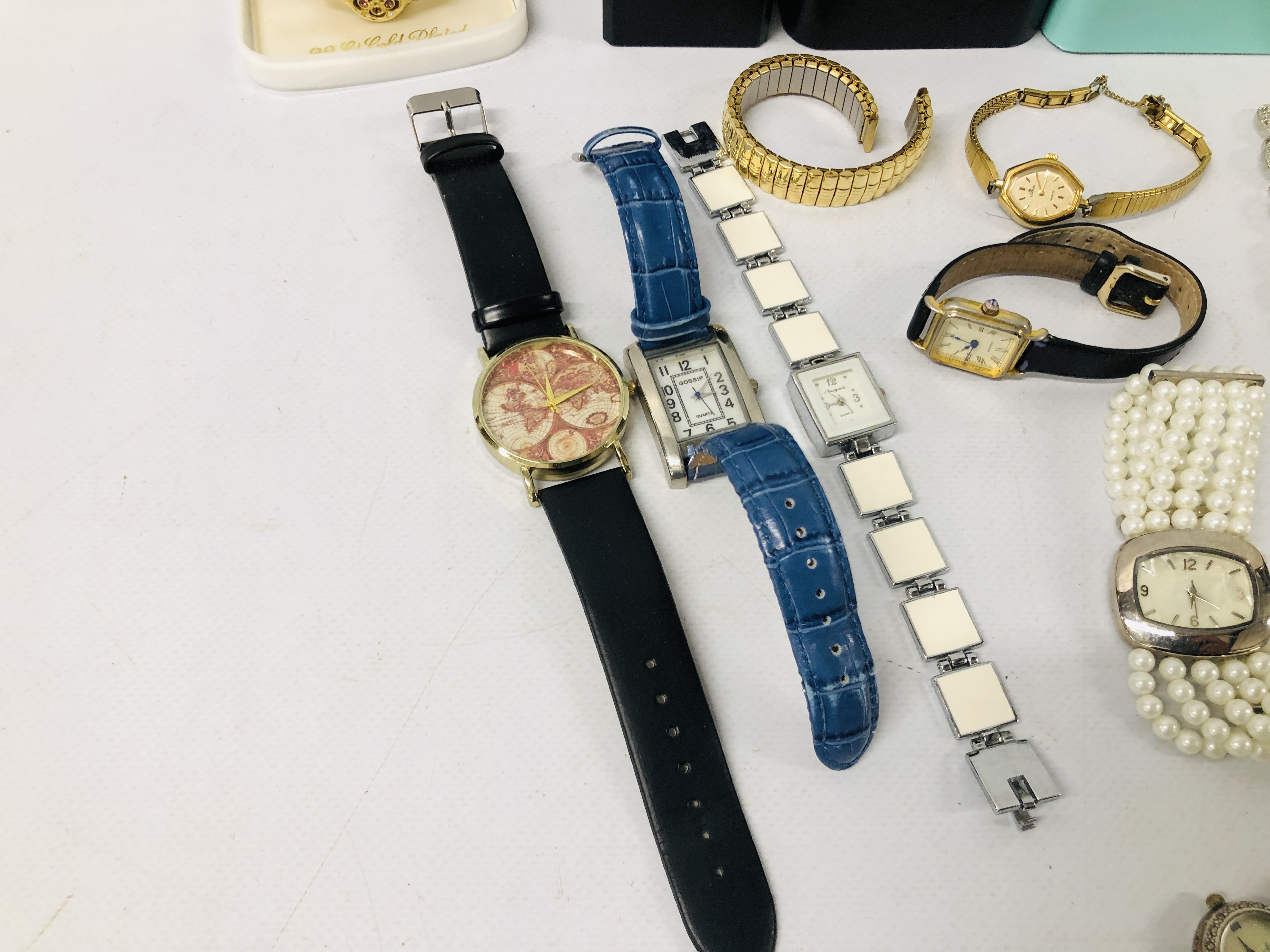 COLLECTION OF ASSORTED LADIES WRIST WATCHES TO INCLUDE DESIGNER BRANDED - Image 10 of 14