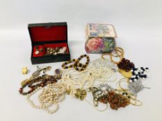 FLORAL BOX CONTAINING VINTAGE AND COSTUME NECKLACES,