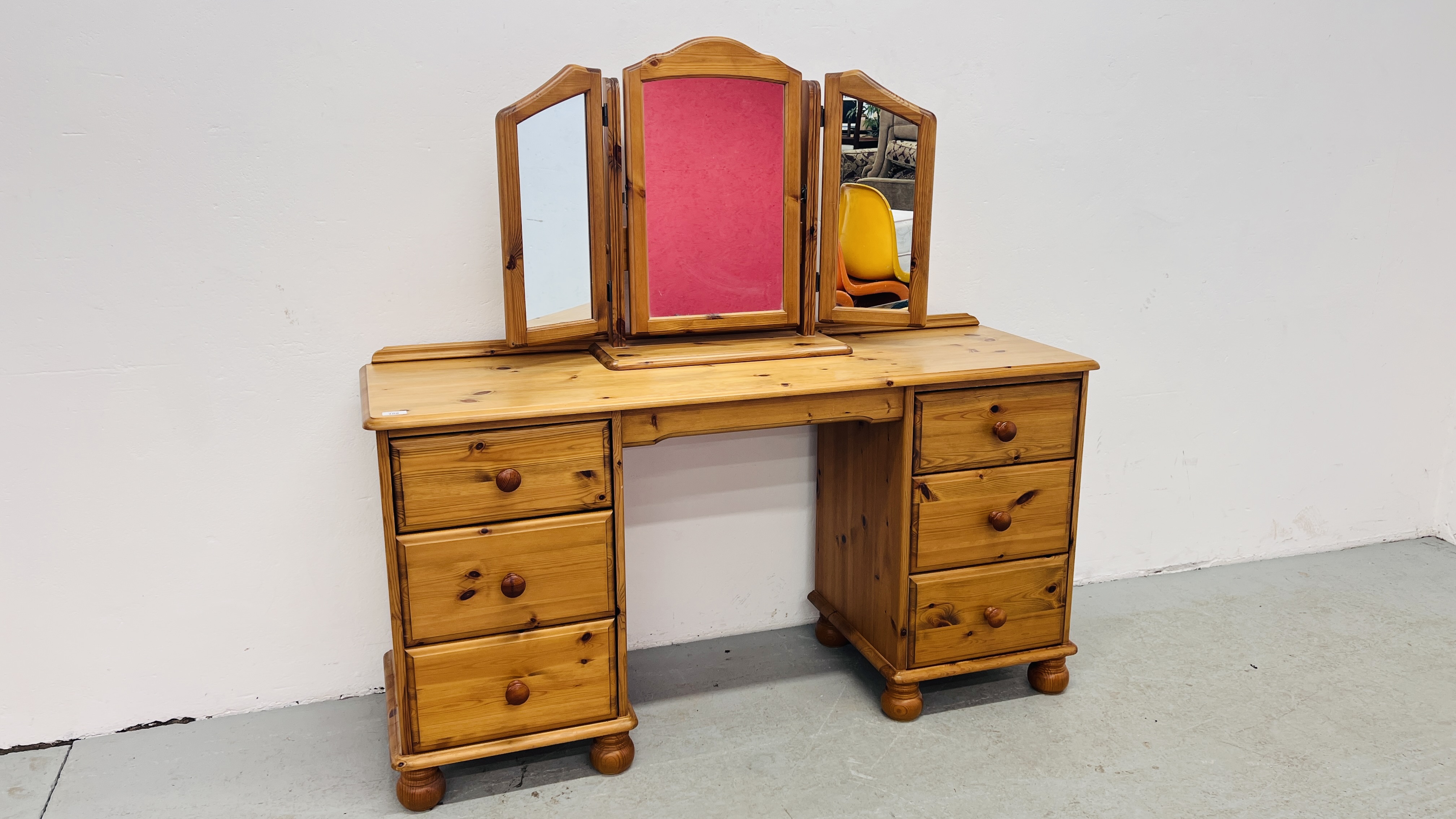 A GOOD QUALITY HONEY PINE SIX DRAWER DRESSING TABLE WITH TRIPLE DRESSING MIRROR WIDTH 143CM. - Image 2 of 8