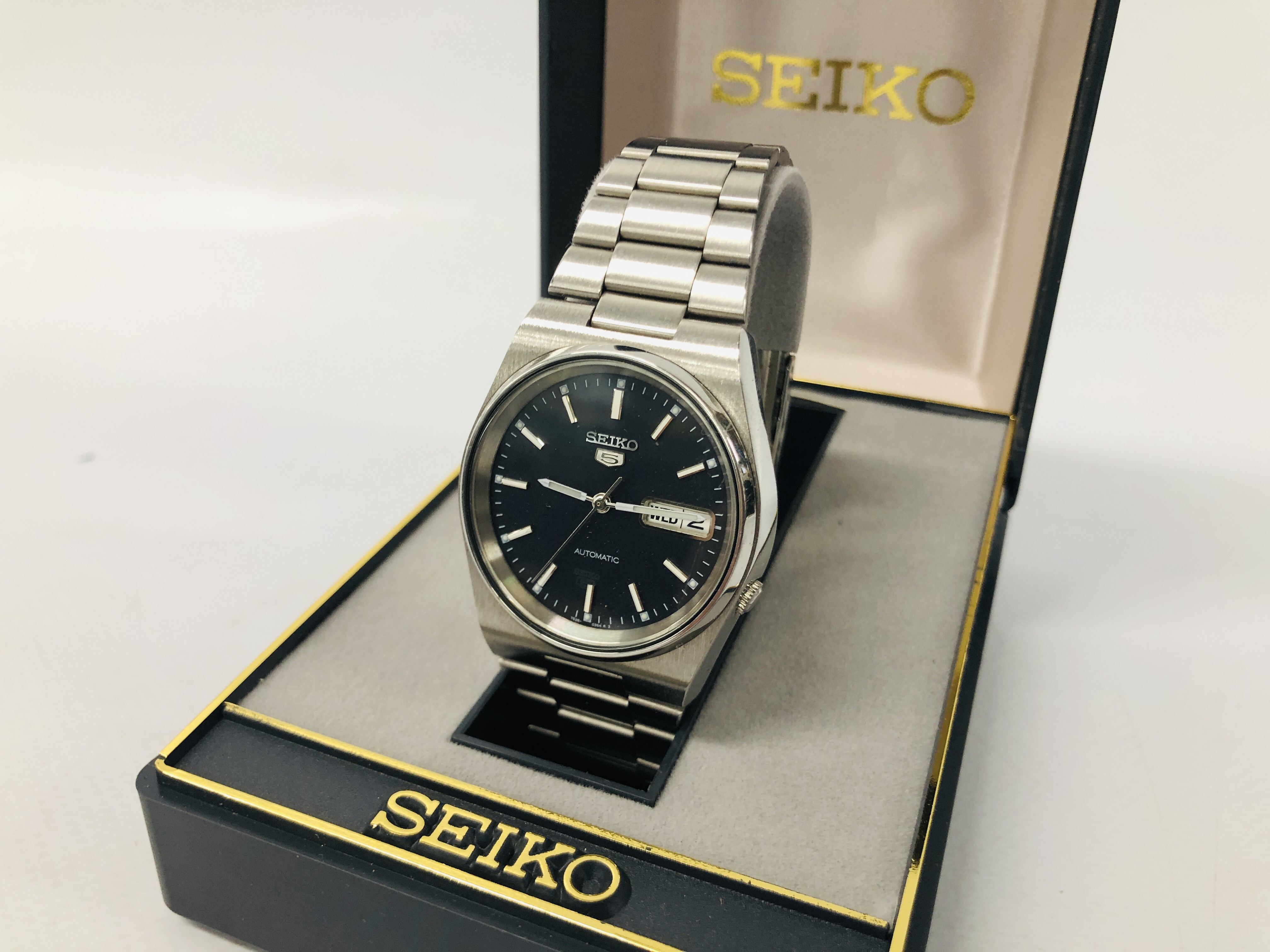 THREE VINTAGE SEIKO GENTS WRIST WATCHES - Image 10 of 13