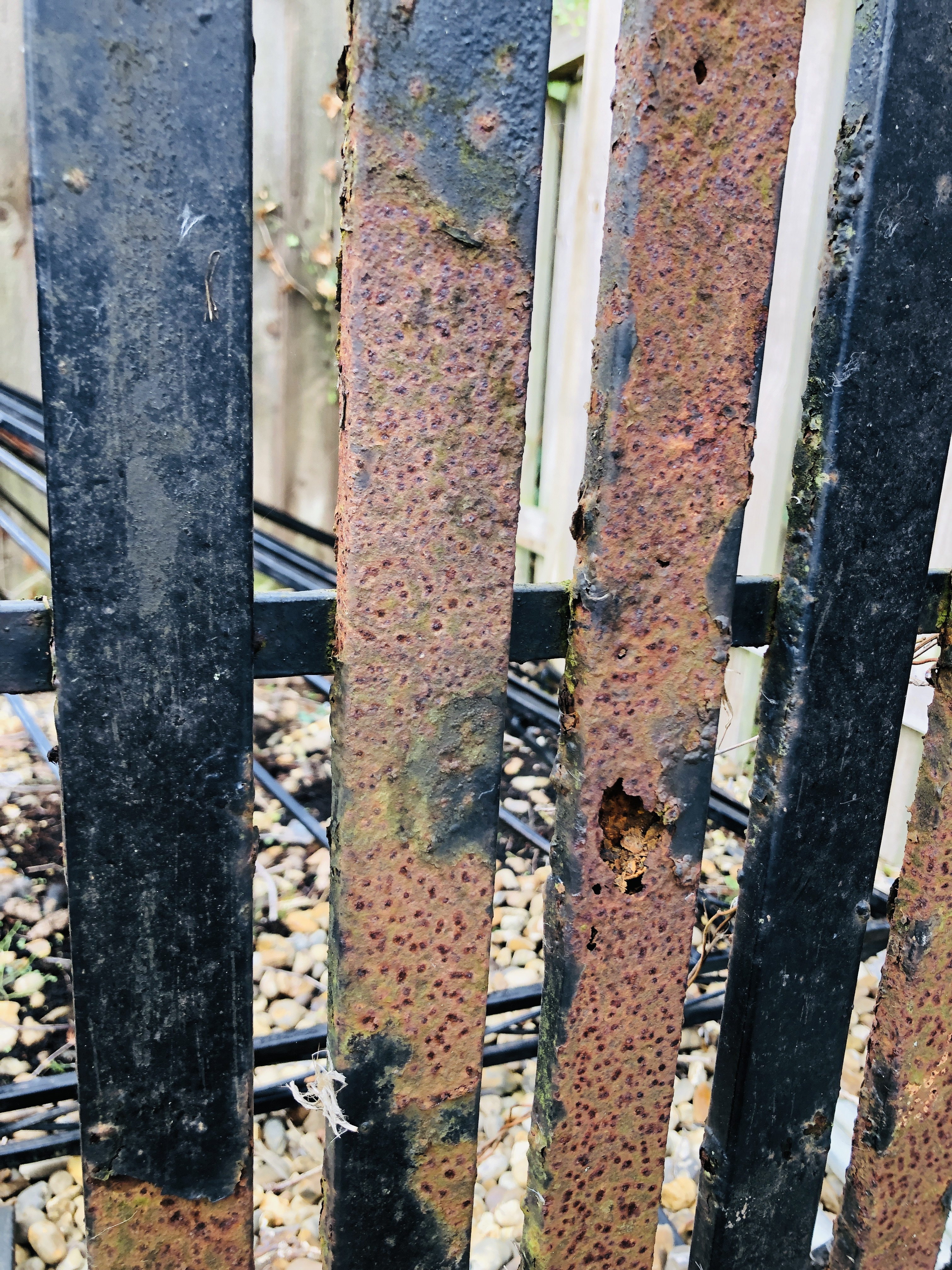 A METAL CRAFT GARDEN ARBOUR SEAT AND CANOPY - REQUIRES REPAIR. - Image 8 of 13