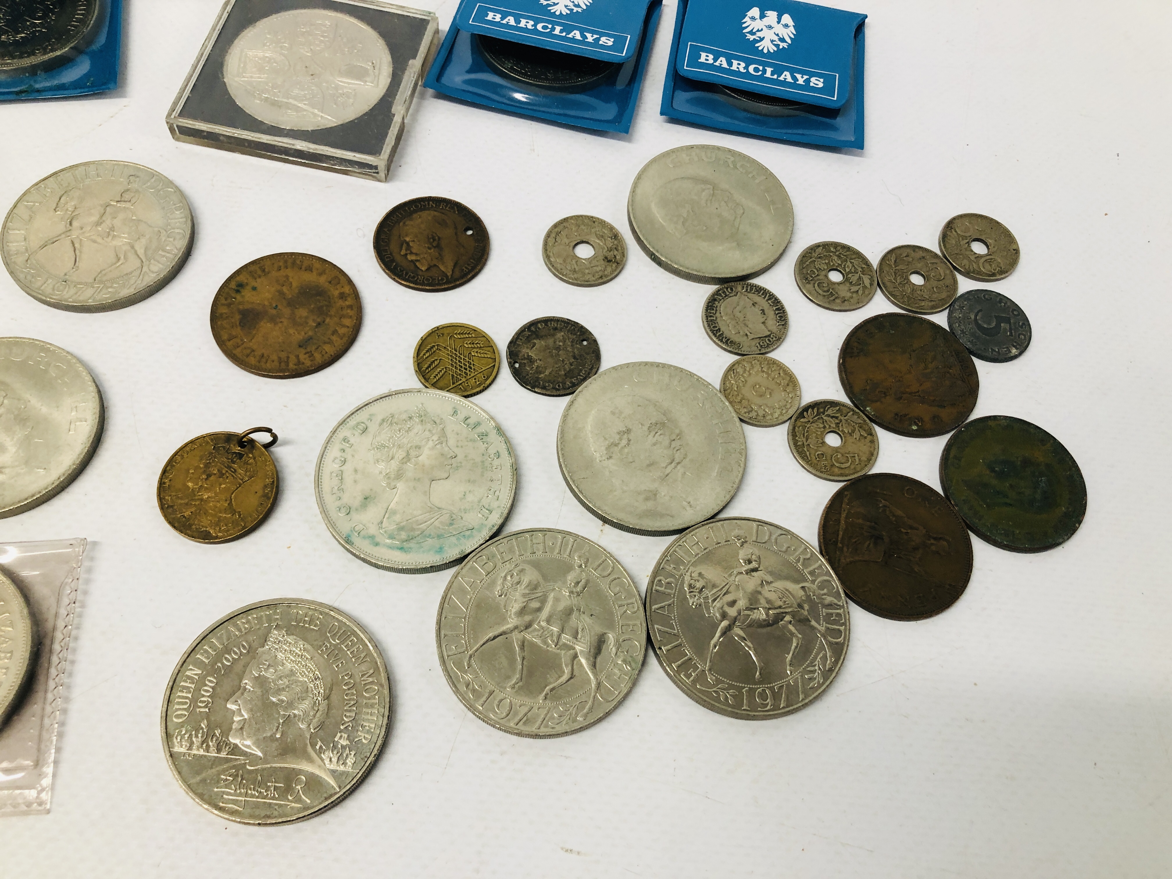 BOX OF ASSORTED COINAGE TO INCLUDE SILVER CROWNS, ETC. - Image 2 of 5