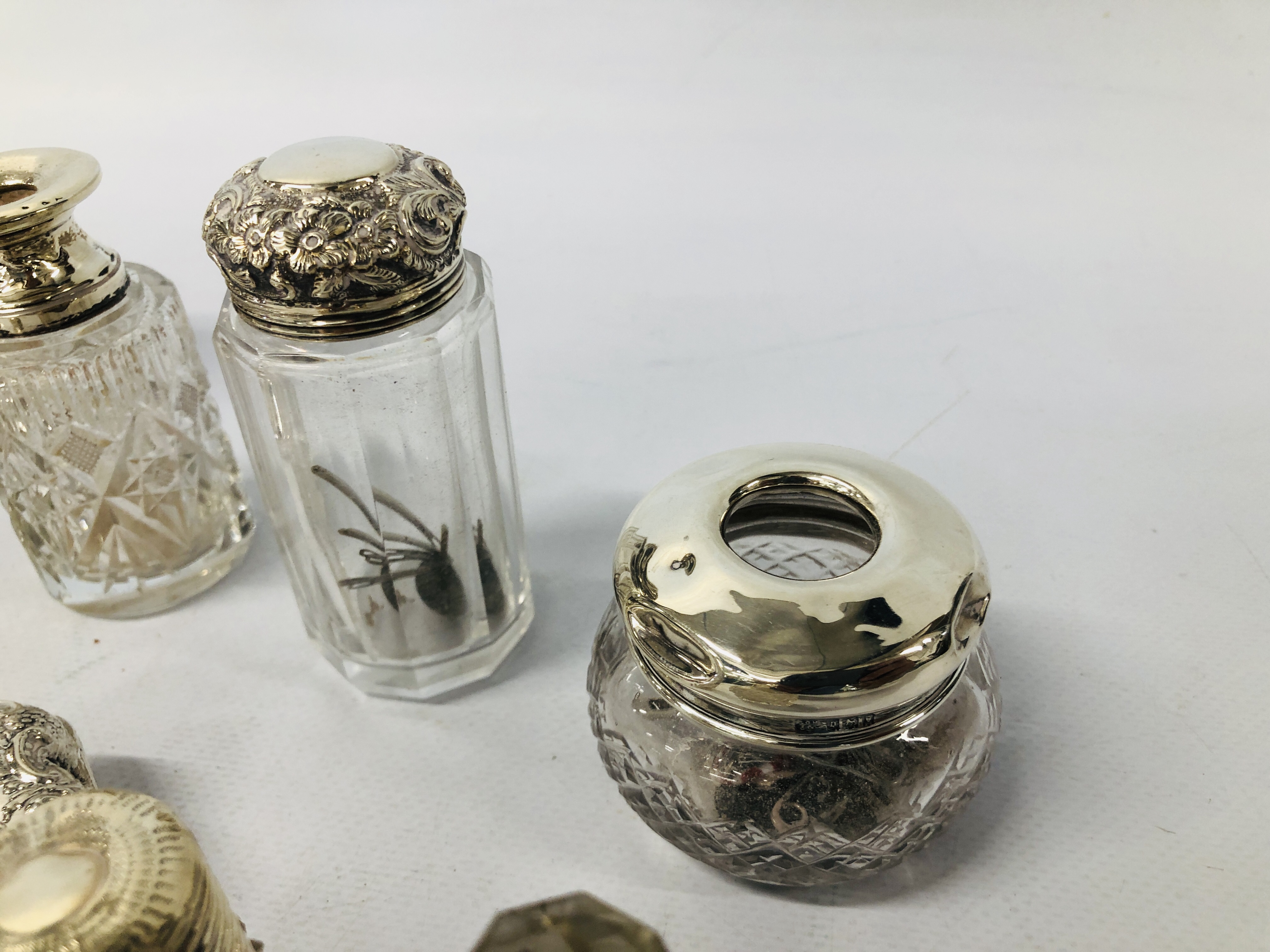 A COLLECTION OF SILVER TOPPED DRESSING TABLE ITEMS TO INCLUDE HEART SHAPED TRINKET, PIN POTS, - Image 3 of 13