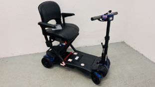 A DRIVE COMPACT AUTOFOLD FOUR WHEEL ELECTRIC MOBILITY SCOOTER (KEY WITH AUCTIONEER,