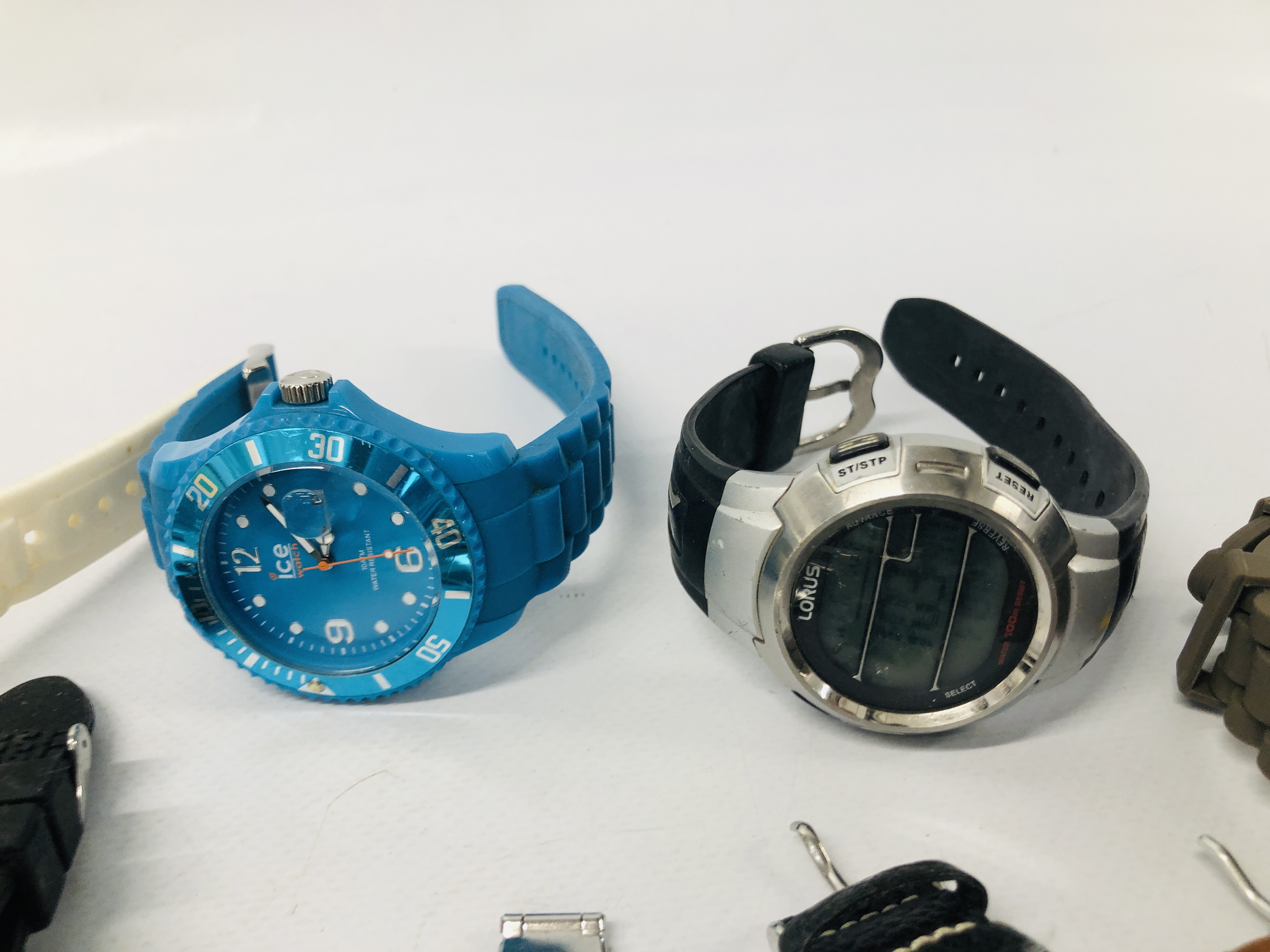 COLLECTION OF ASSORTED WATCHES TO INCLUDE SOME DESIGNER BRANDED - Image 5 of 6