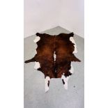 LARGE HEREFORD COW HIDE/RUG LENGTH 200CM. WIDTH 195CM.