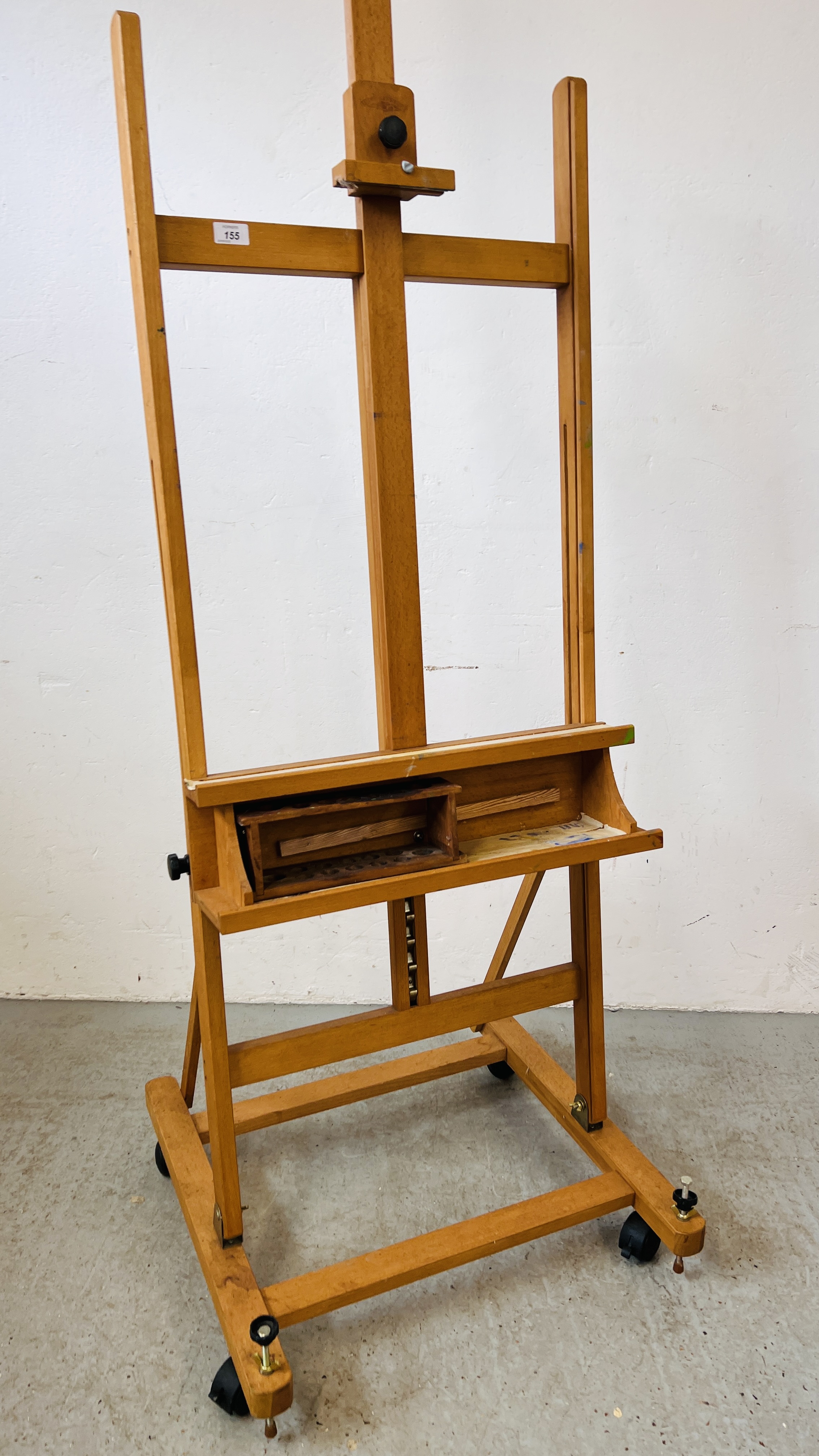 A WINDSOR AND NEWTON LARGE ARTISTS EASEL WITH ADJUSTABLE SHELF AND REVOLVING STOOL - Image 2 of 7