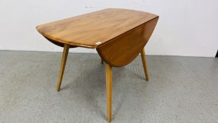 A MID CENTURY ERCOL DROP SIDE DINING TABLE W 113CM, D 124CM (OPEN), H 72CM.