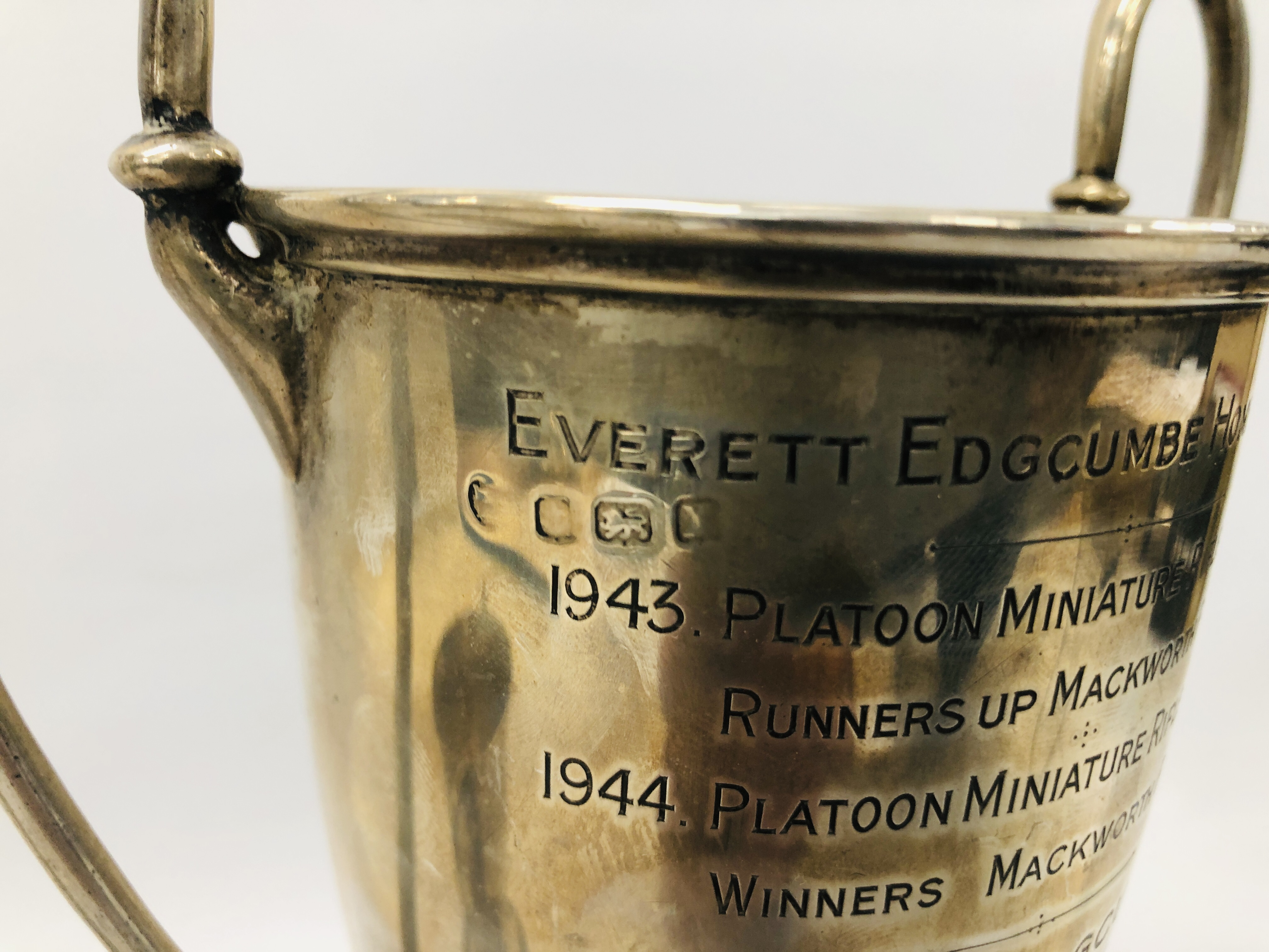 AN ANTIQUE TWO HANDLED SILVER PRESENTATION CUP BEARING INSCRIPTION RELATING TO THE PLATOON - Image 6 of 14