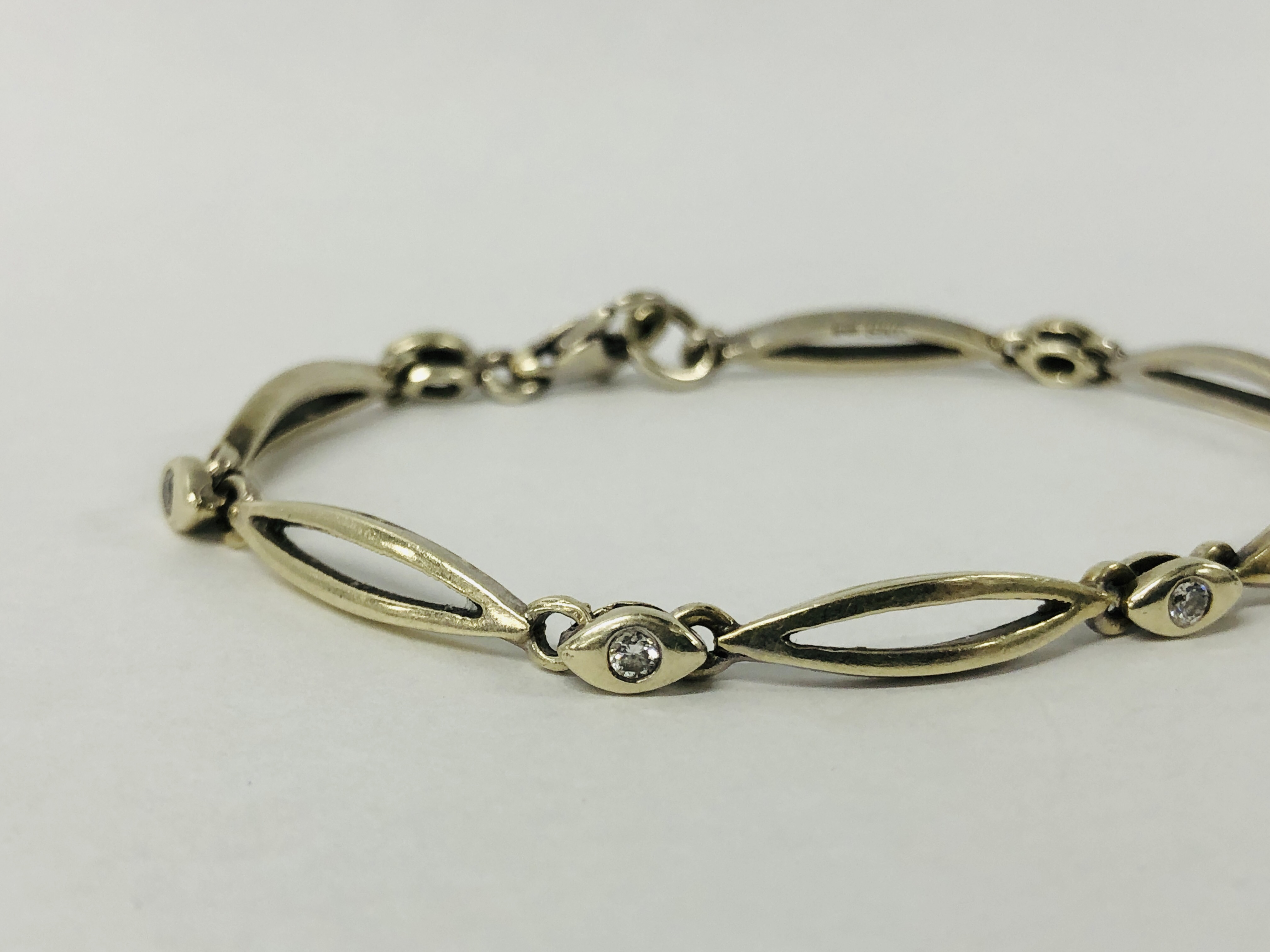 A DESIGNER BRACELET MARKED 375, - Image 2 of 8