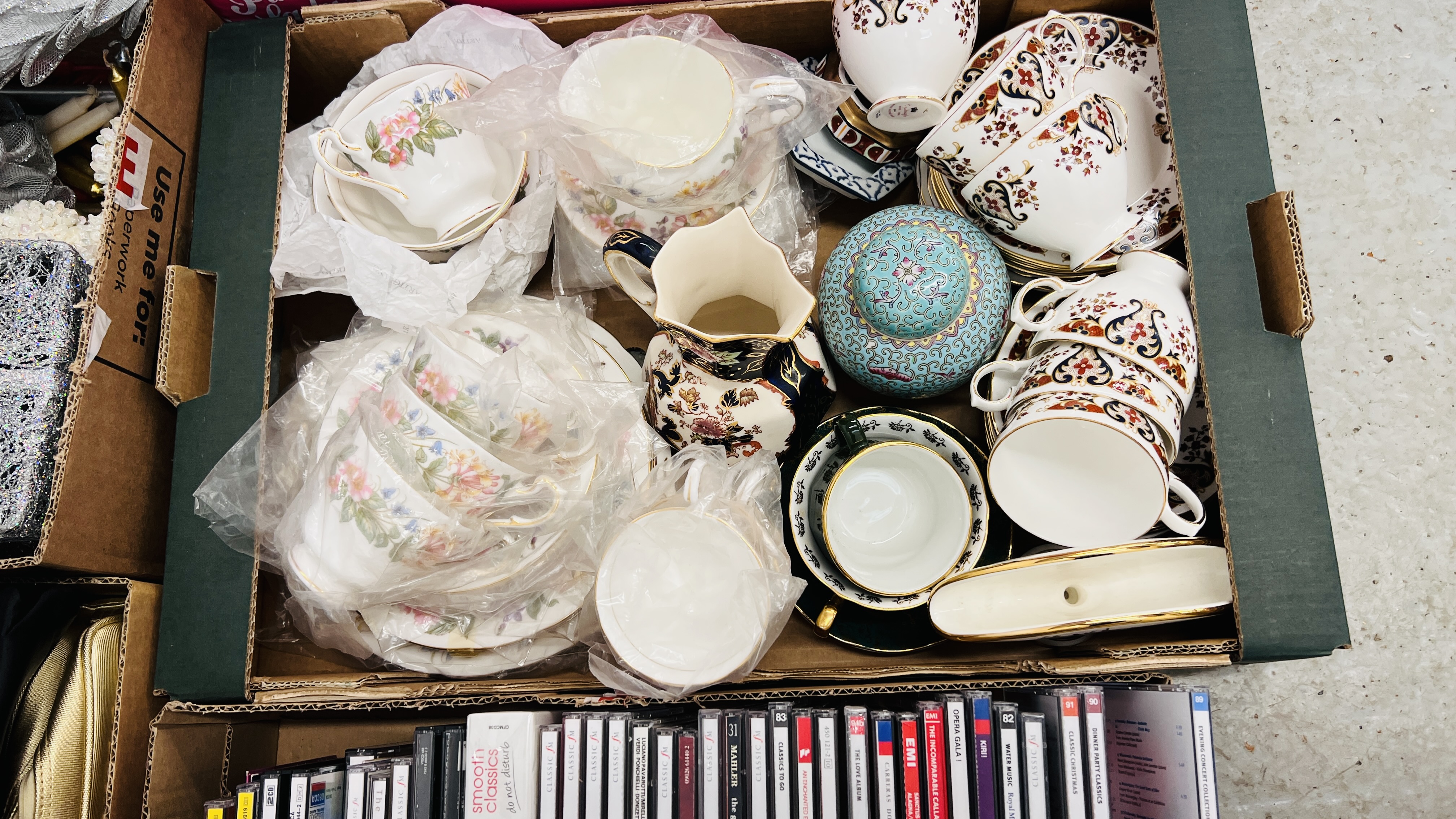 7 BOXES OF ASSORTED HOUSEHOLD SUNDRIES TO INCLUDE VARIOUS TEA AND DINNER WARE, - Image 7 of 15