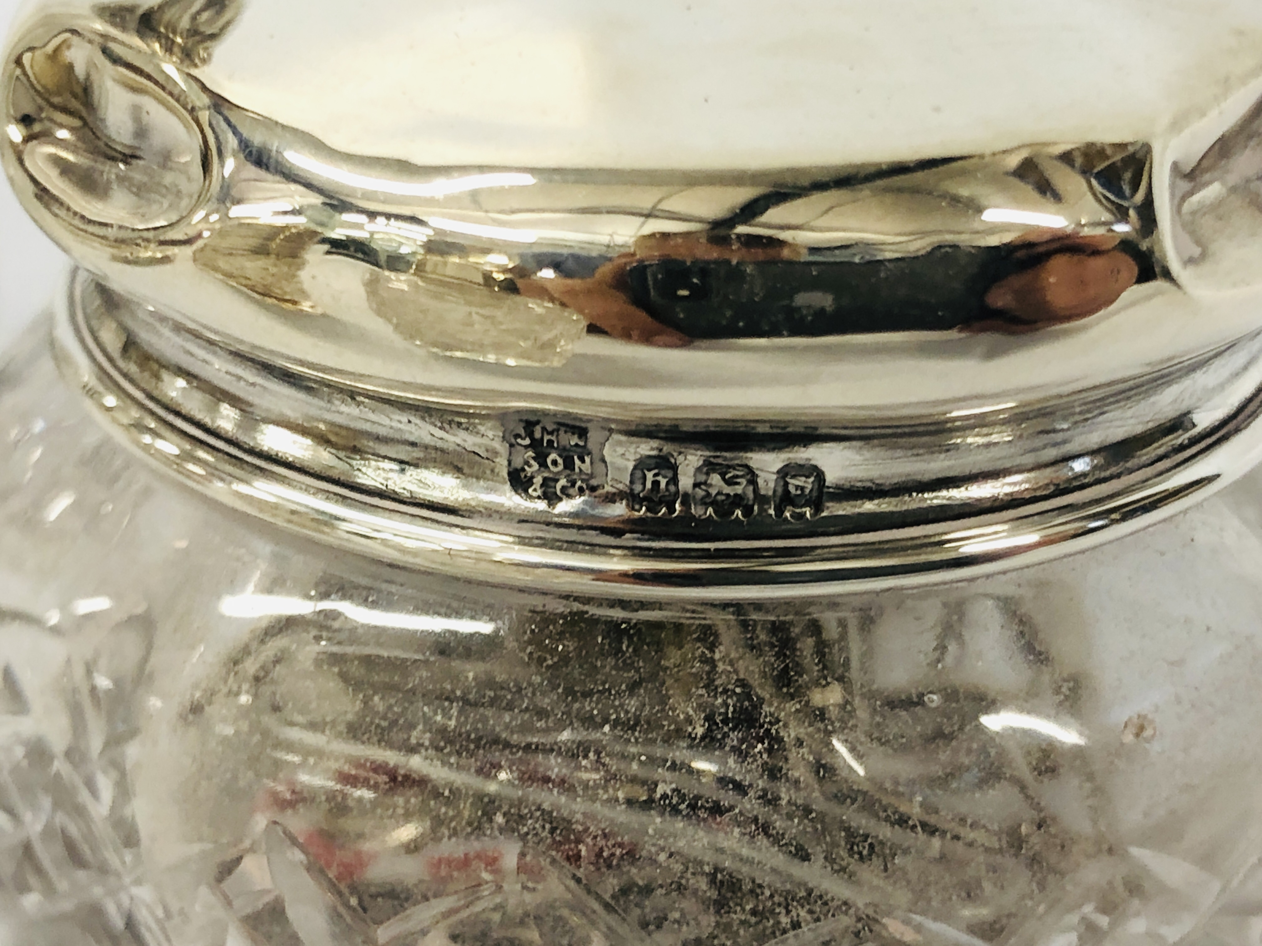 A COLLECTION OF SILVER TOPPED DRESSING TABLE ITEMS TO INCLUDE HEART SHAPED TRINKET, PIN POTS, - Image 4 of 13