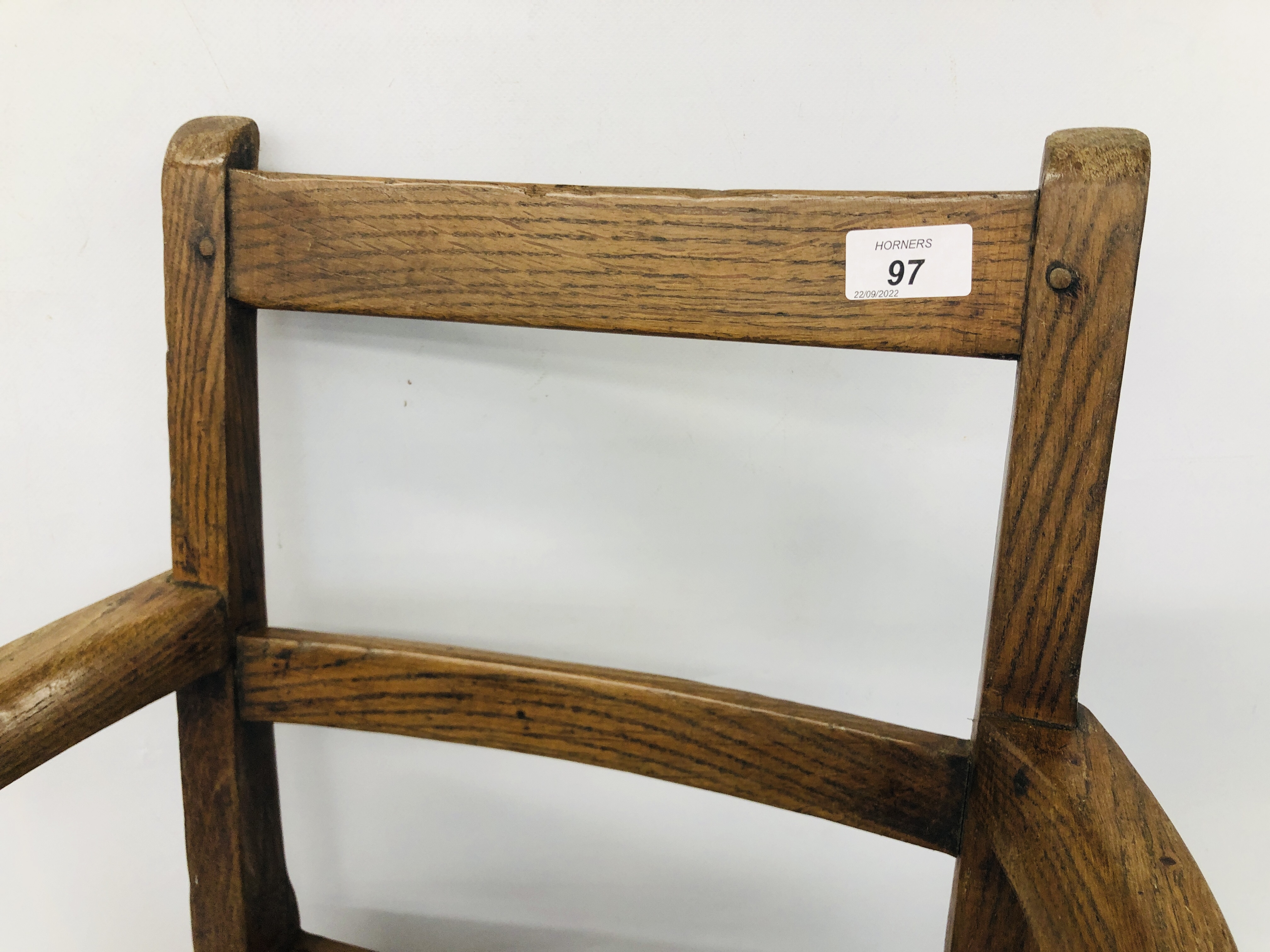 A CHILDS OAK GEORGIAN COMMODE CHAIR - Image 2 of 7