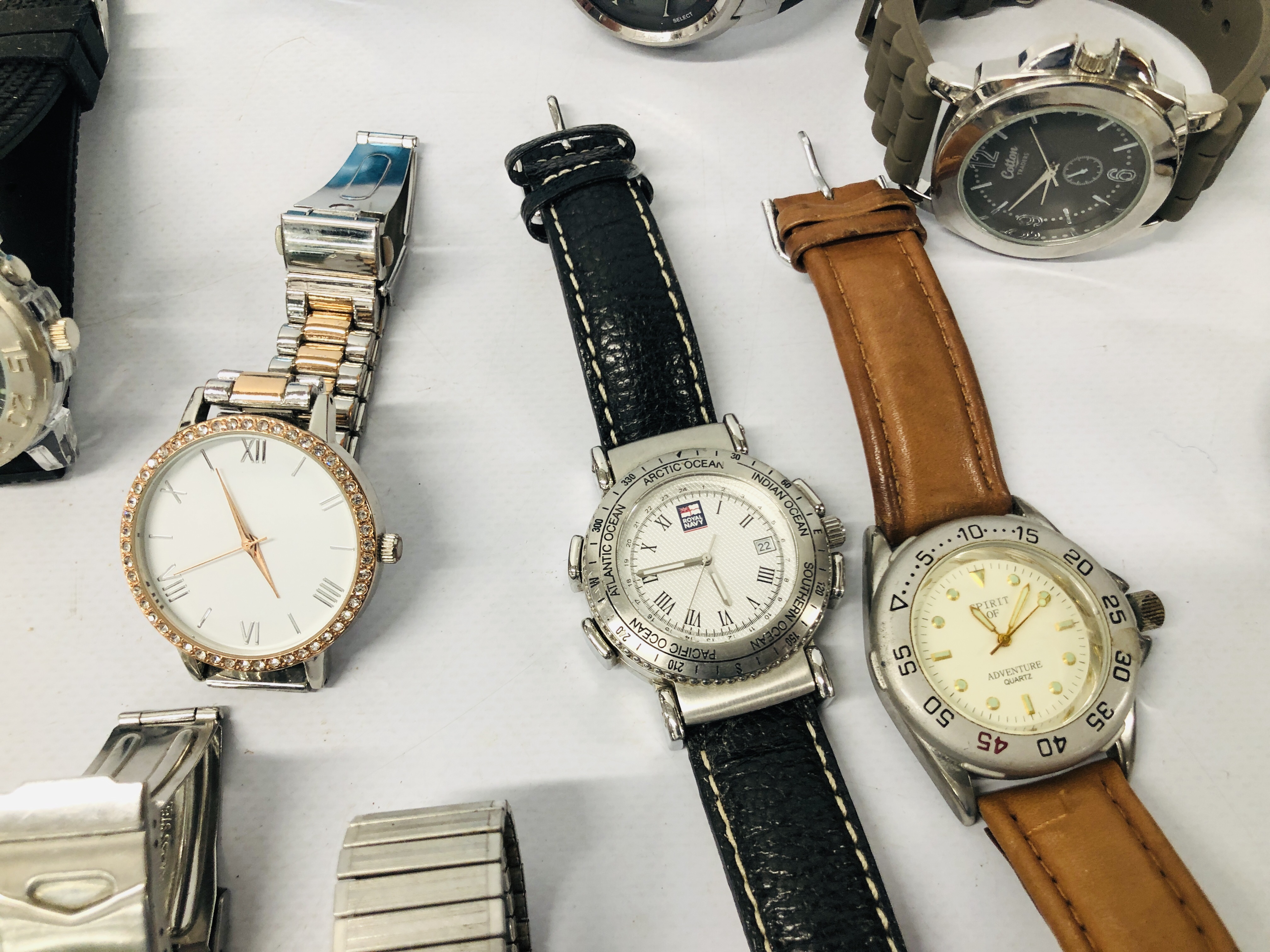 COLLECTION OF ASSORTED WATCHES TO INCLUDE SOME DESIGNER BRANDED - Image 3 of 6