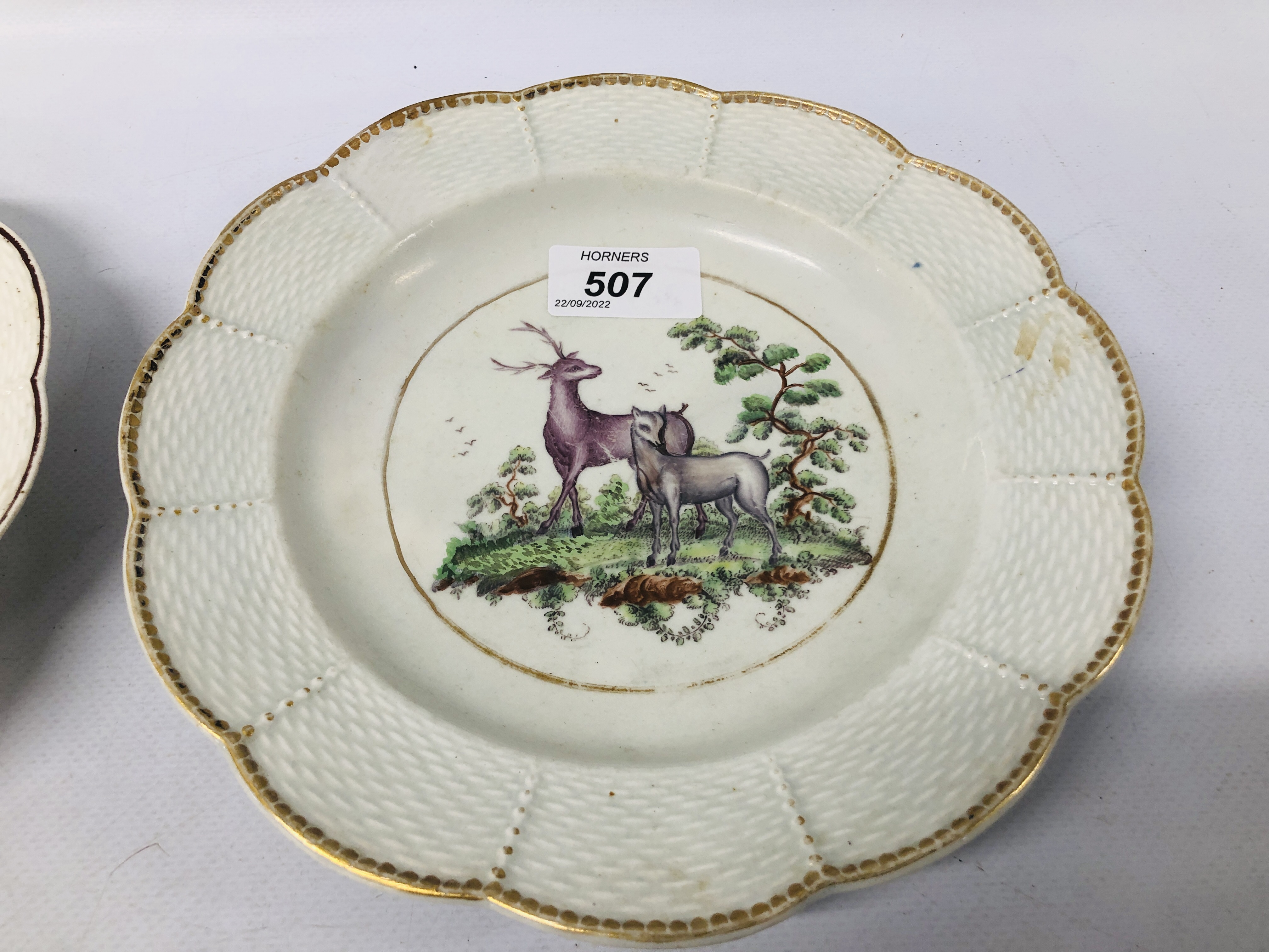 C18TH WORCESTER PLATE DECORATED WITH A STAG AND HIND (SHOWING SIGNS OF RESTORATION) D 21CM, - Image 13 of 27