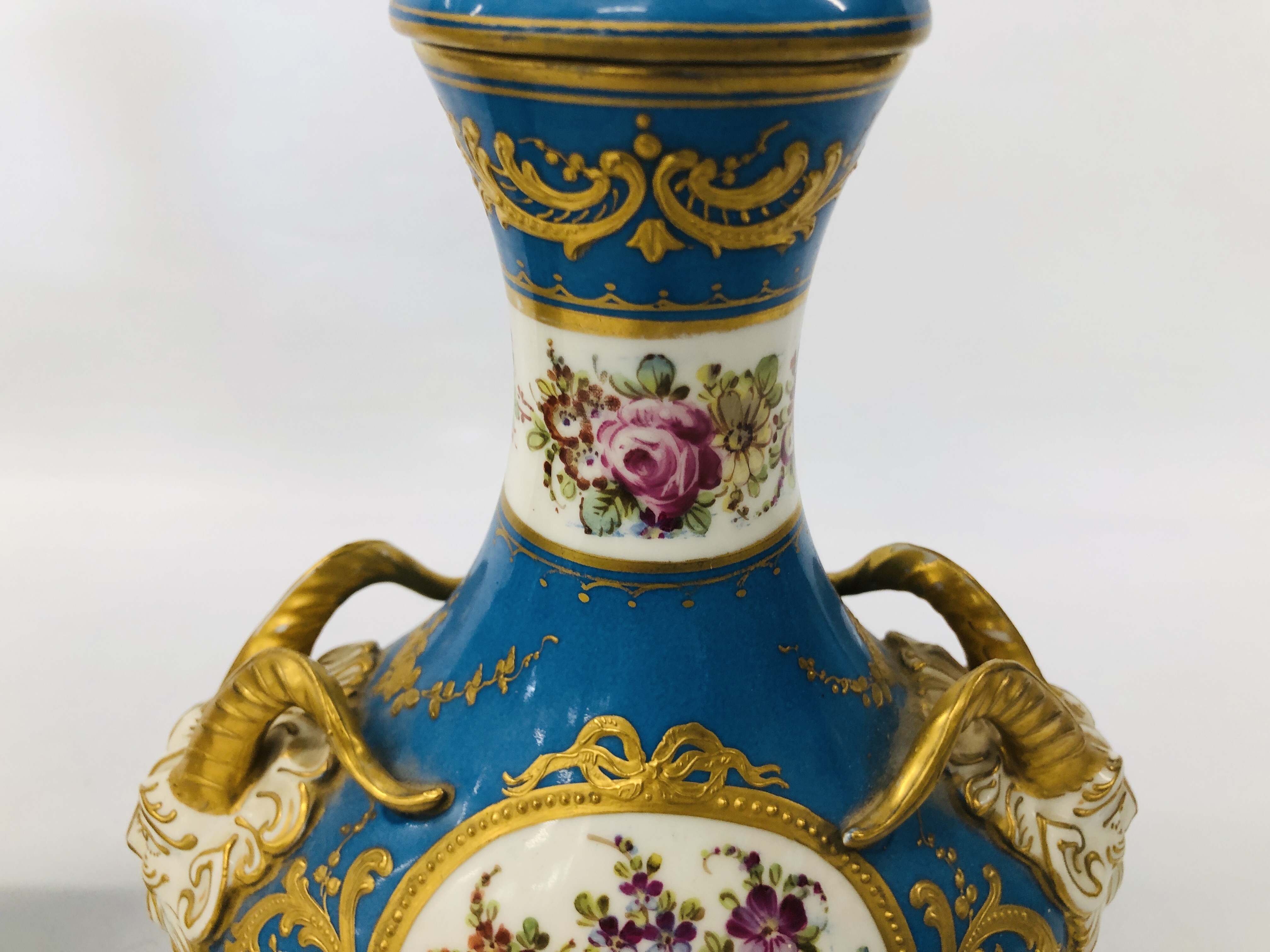 A PAIR OF C19TH SÉVRES COVERED VASES WITH RAM'S HEAD HANDLES, DECORATED WITH OVAL PANELS, - Image 4 of 27