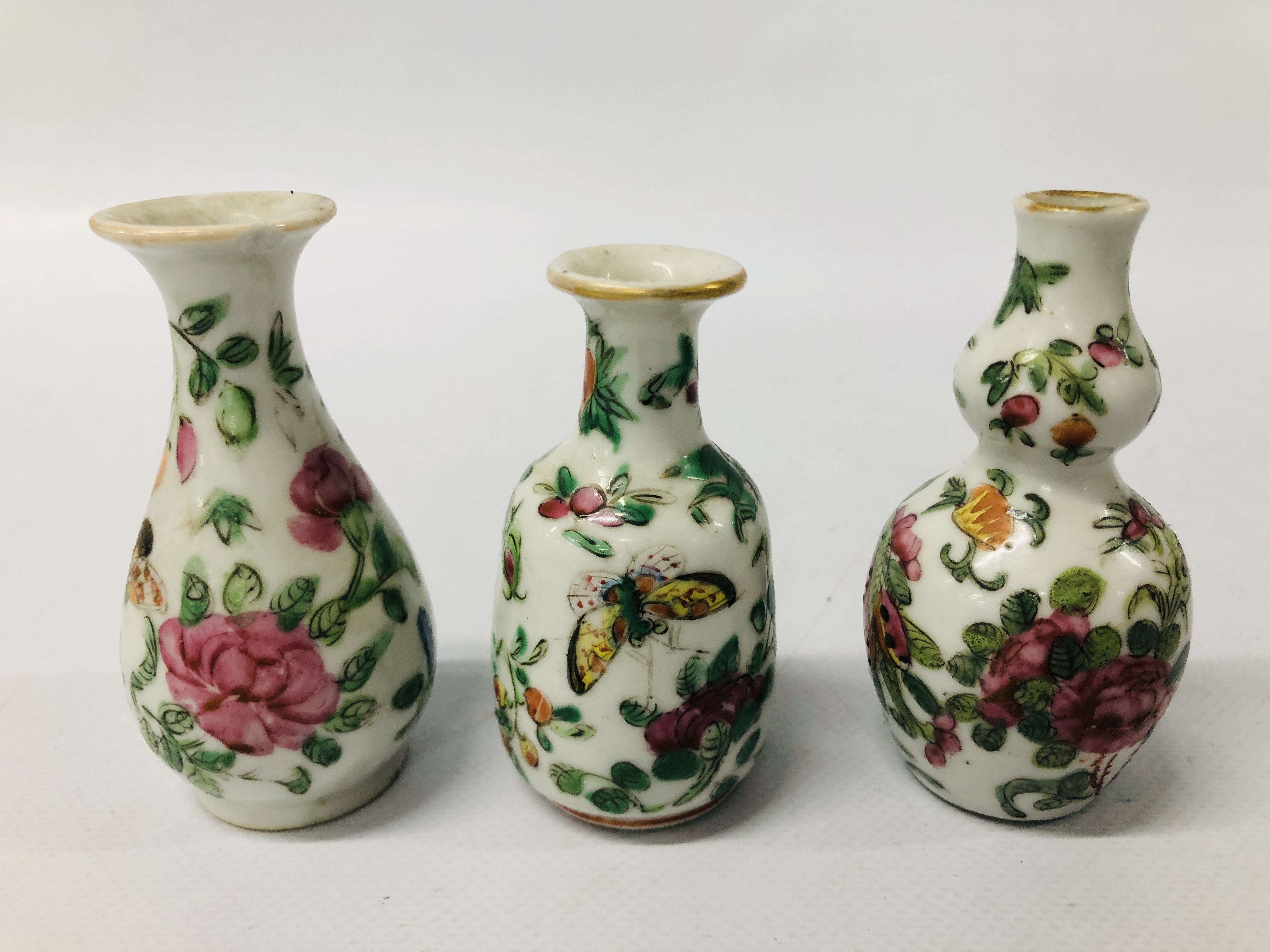 SIX PIECES OF ORIENTAL CERAMICS TO INCLUDE CYLINDRICAL VASE, BALUSTER VASE, - Image 28 of 29