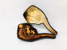 VINTAGE ORNATE MEERSCHAUM PIPE DEPICTING CHERUBS AND A NAKED LADY IN ORIGINAL FITTED CASE