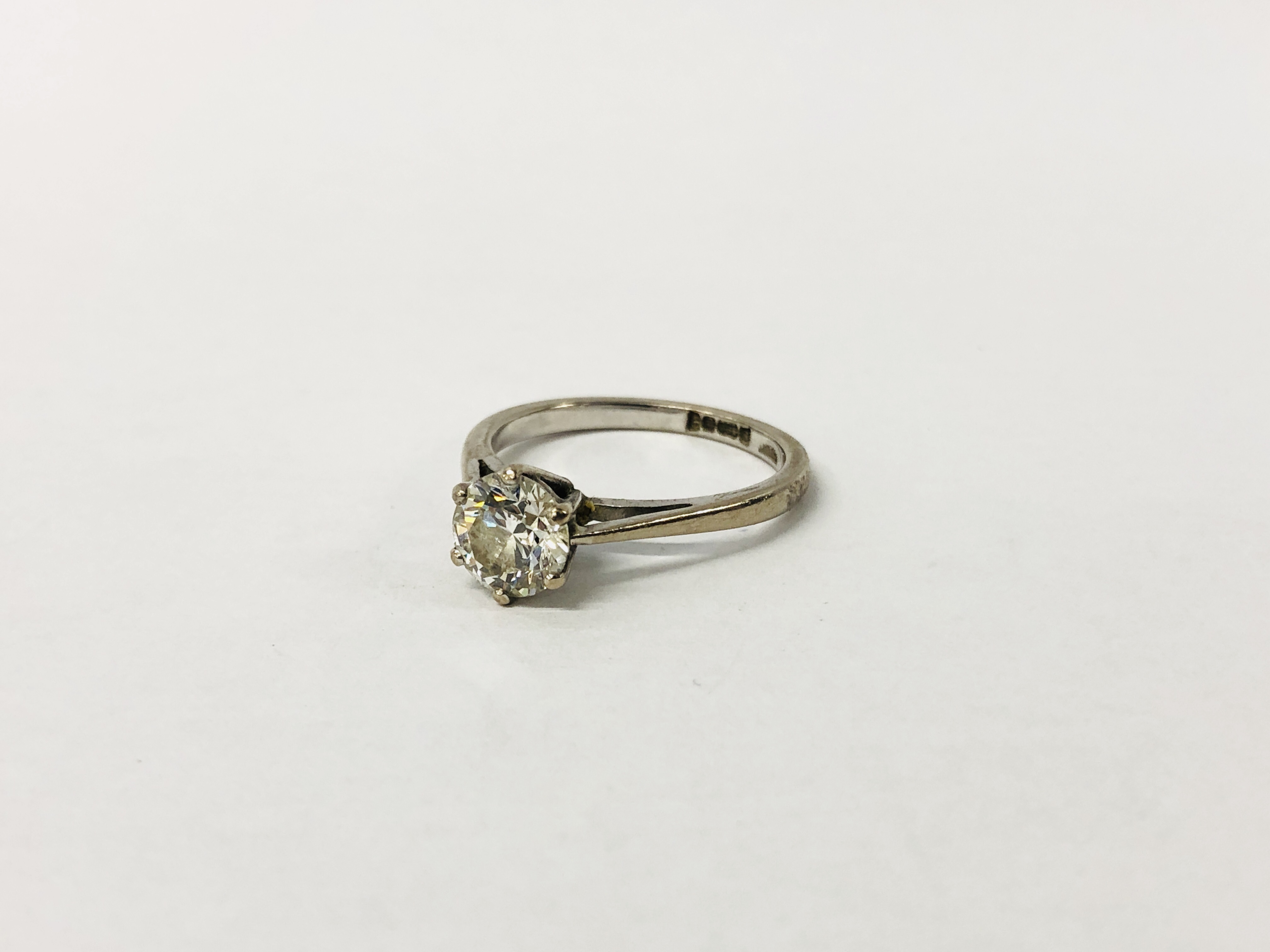18CT WHITE GOLD SOLITAIRE DIAMOND RING (APPROX STONE DIAMETER 5.6MM). - Image 2 of 8