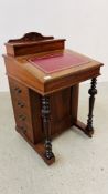 A MAHOGANY DAVENPORT DESK WITH TOOLED LEATHER INSERT WRITING BOX TO TOP AND FOUR DRAWERS W 53CM,