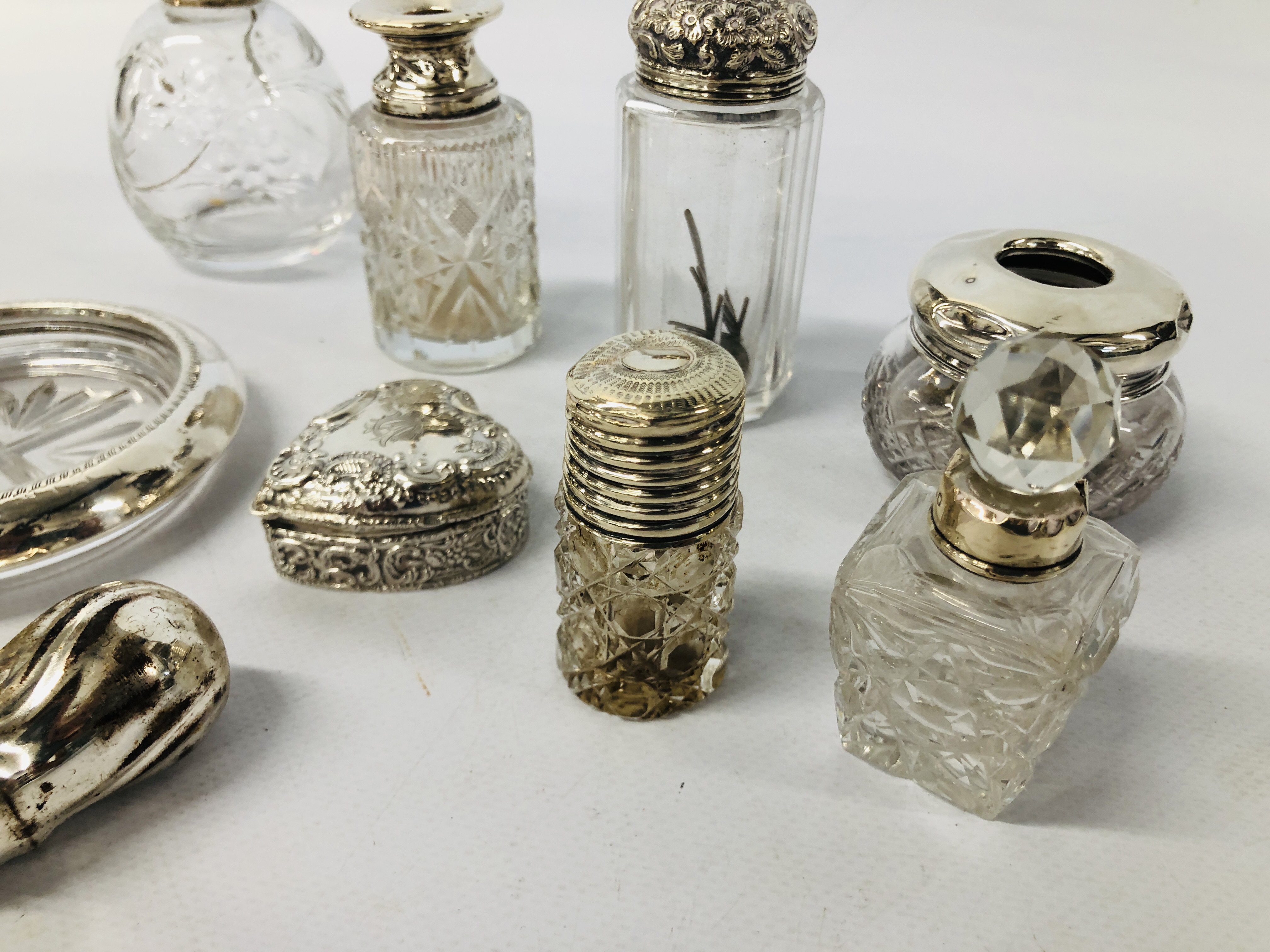 A COLLECTION OF SILVER TOPPED DRESSING TABLE ITEMS TO INCLUDE HEART SHAPED TRINKET, PIN POTS, - Image 2 of 13