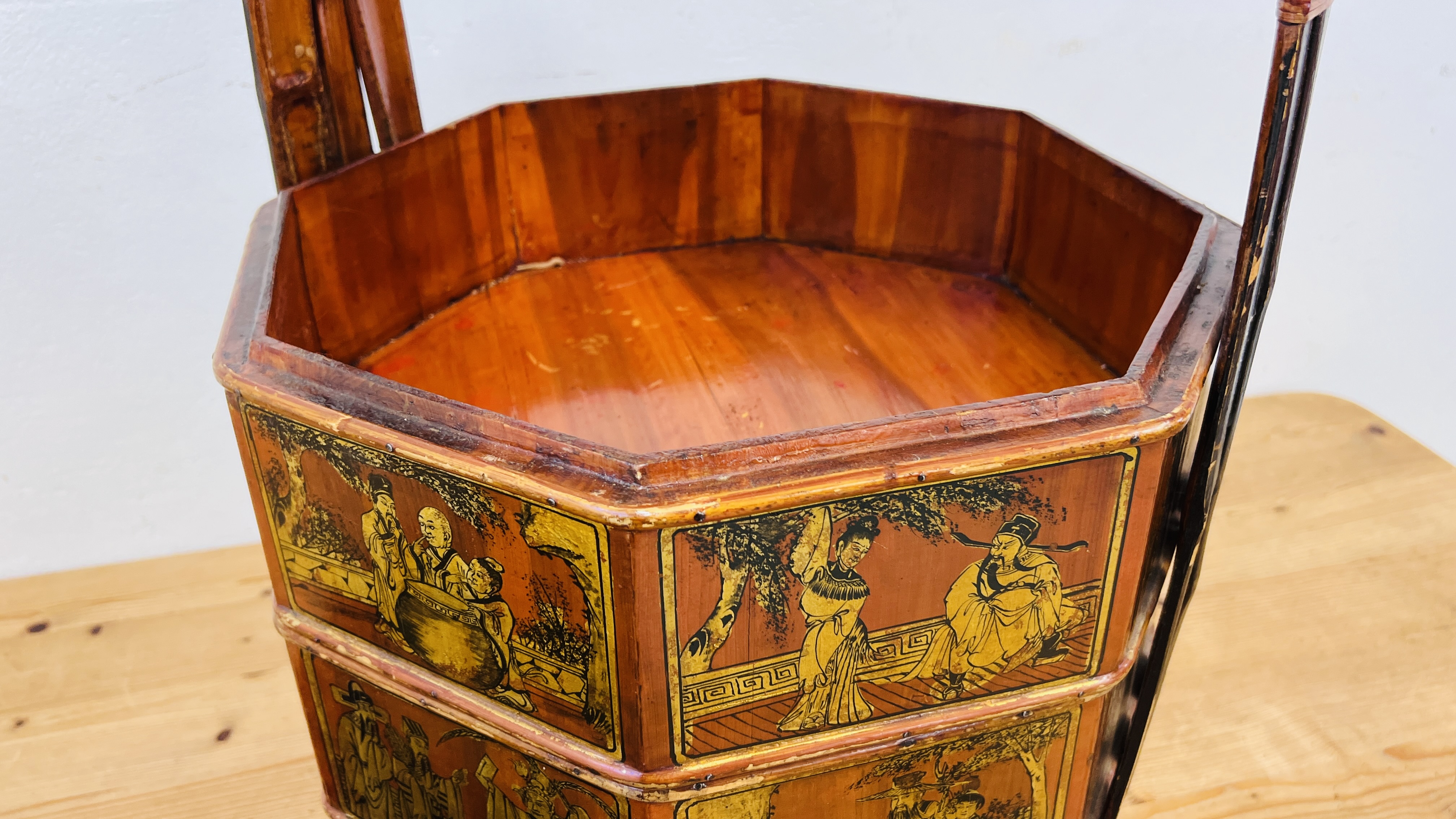 A HIGHLY DECORATIVE GILT DECORATED AND LACQUERED CHINESE WEDDING BASKET - HEIGHT 62CM. - Image 10 of 12
