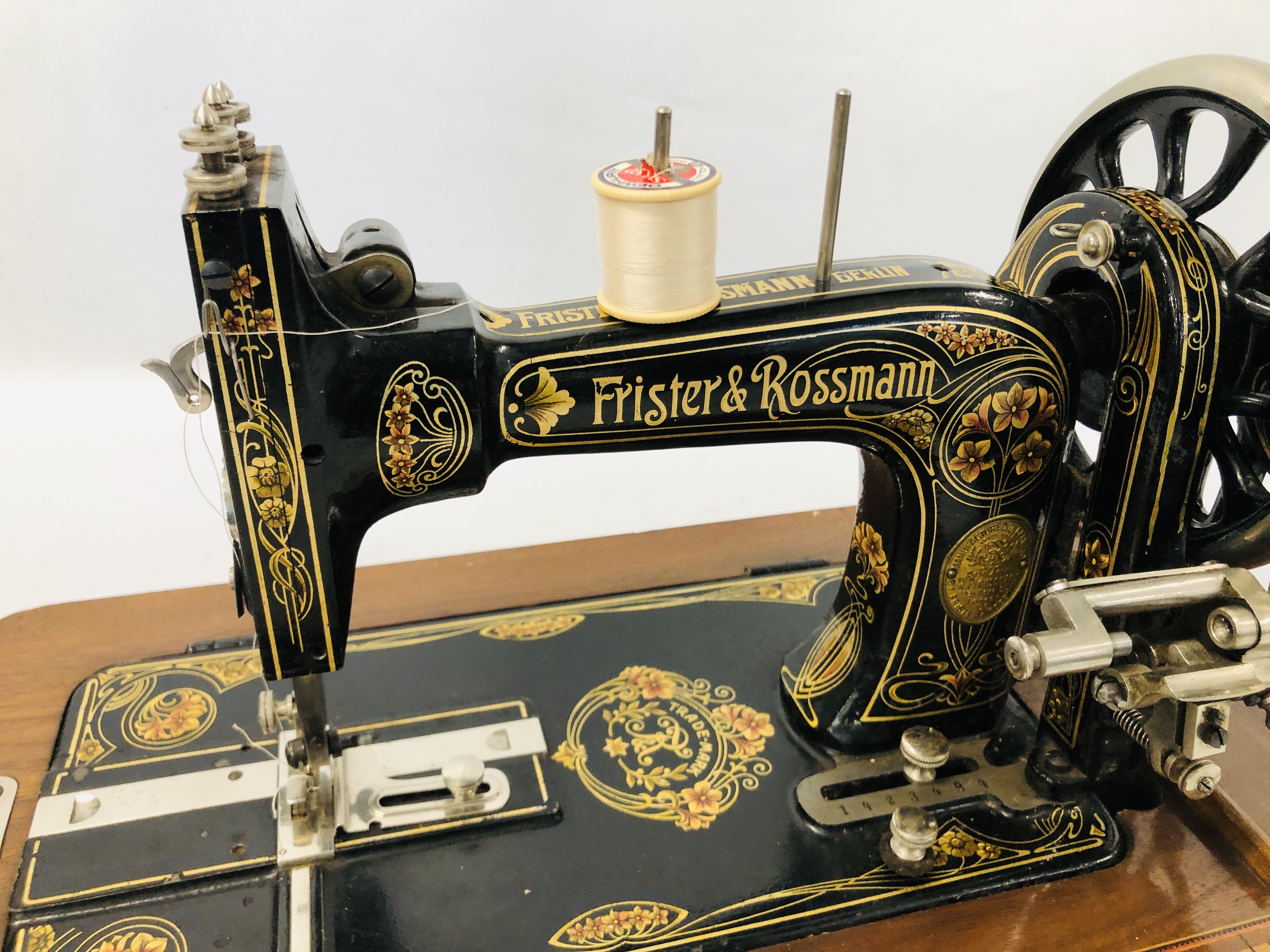 VINTAGE FRISTER & ROSSMANN SEWING MACHINE IN FITTED CASE - SOLD AS SEEN - Image 3 of 6