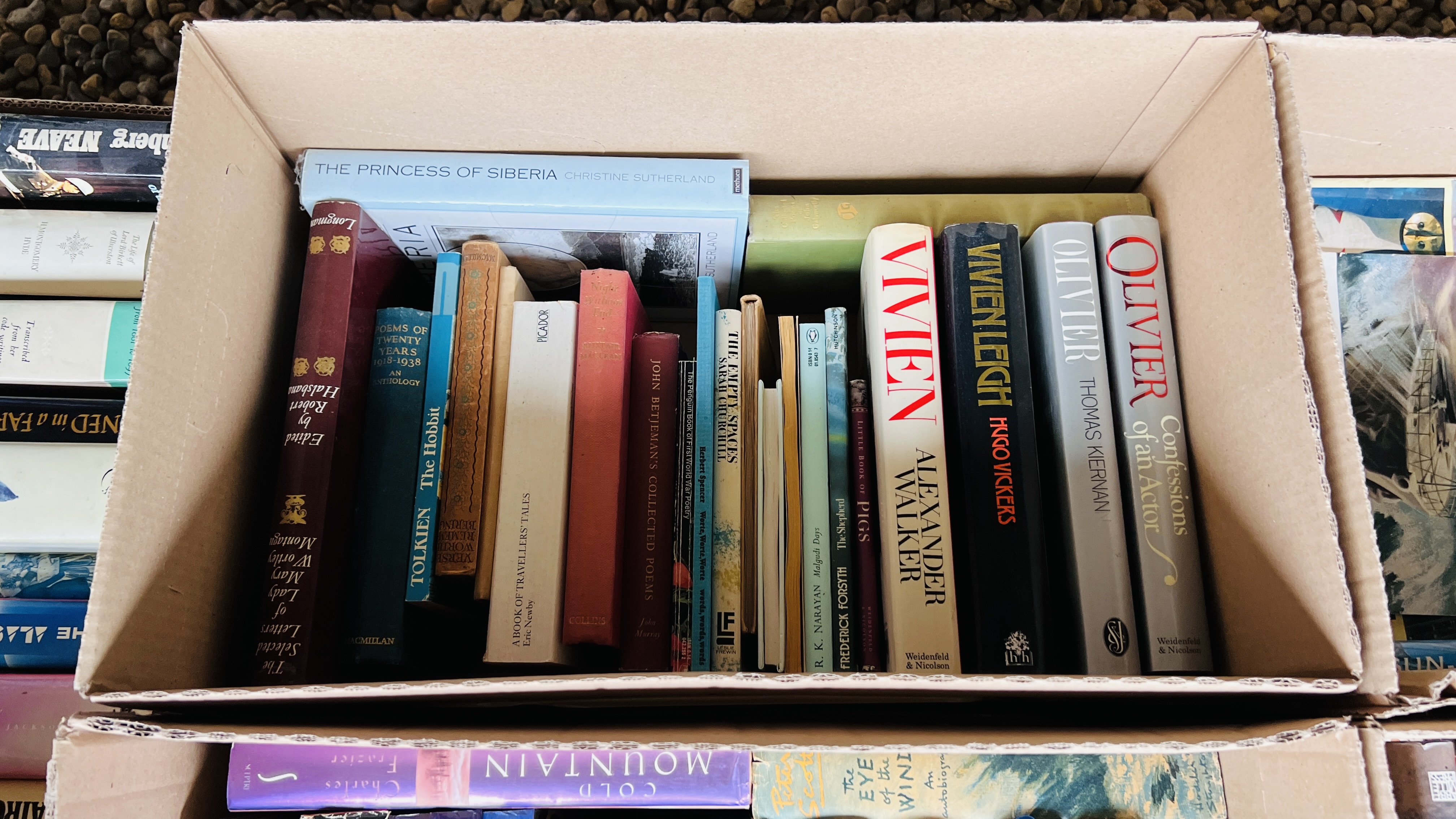 23 BOXES OF ASSORTED BOOKS - AS CLEARED TO INCLUDE NOVELS AND REFERENCE. - Image 12 of 24