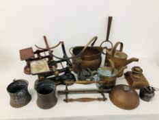 BOX OF ASSORTED MIXED VINTAGE METAL WARES TO INCLUDE GLUE KETTLE,