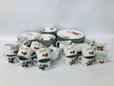 COLLECTION OF ROYAL WORCESTER "EVESHAM VALE" TEA AND DINNER WARE