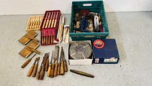 QUANTITY OF SHED SUNDRIES TO INCLUDE GOOD QUALITY CHISELS (SOME BOXED), VARIOUS PLANES AND MEASURES,