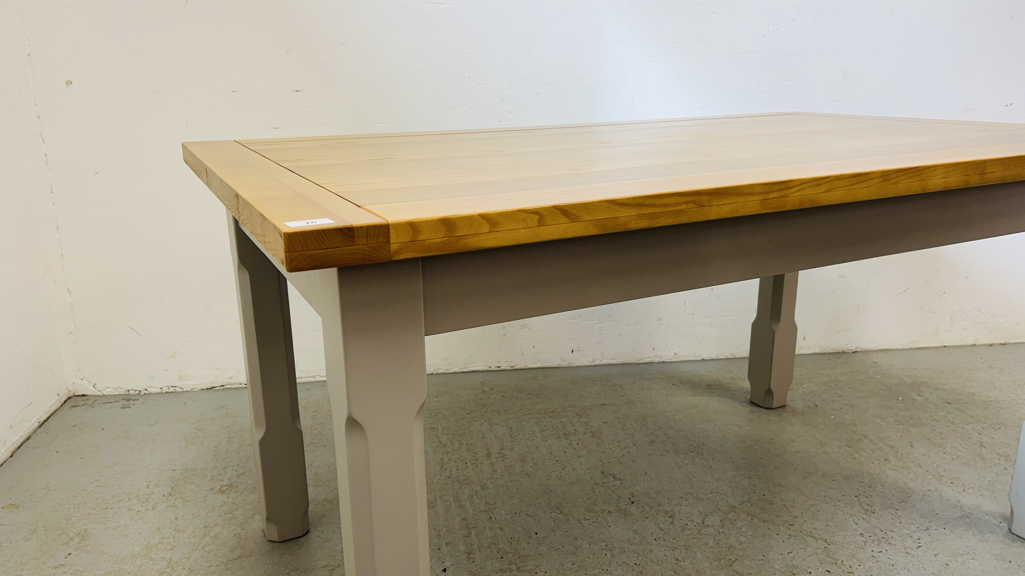 A MODERN DINING TABLE WITH PINE FINISH TOP AND GREY PAINTED FRAME - W 90CM. L 150CM. - Image 8 of 8