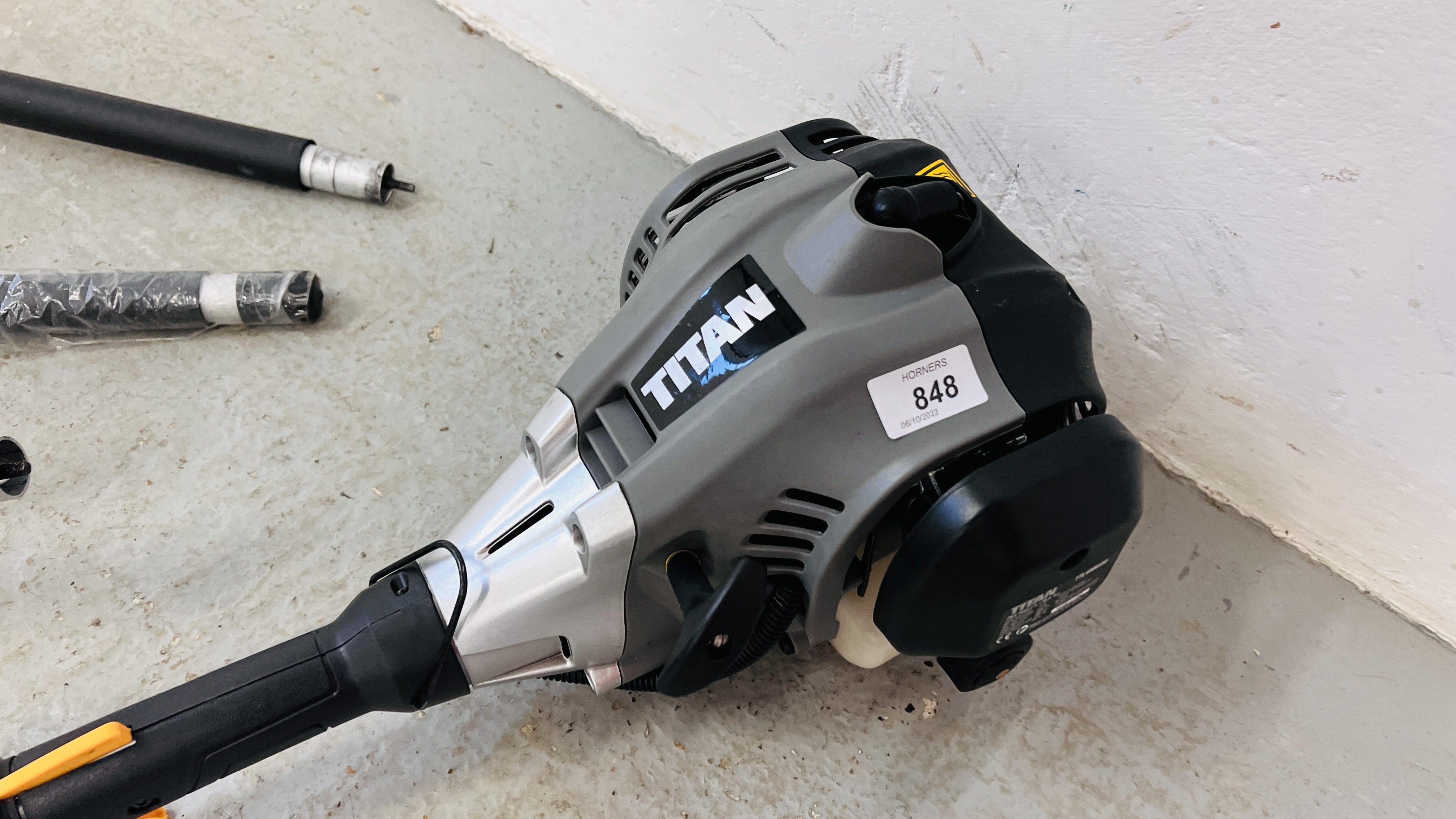 TITAN TTL488GDO 25CC PETROL 3 IN 1 MULTI TOOL, AS NEW WITH INSTRUCTIONS. - Image 3 of 7