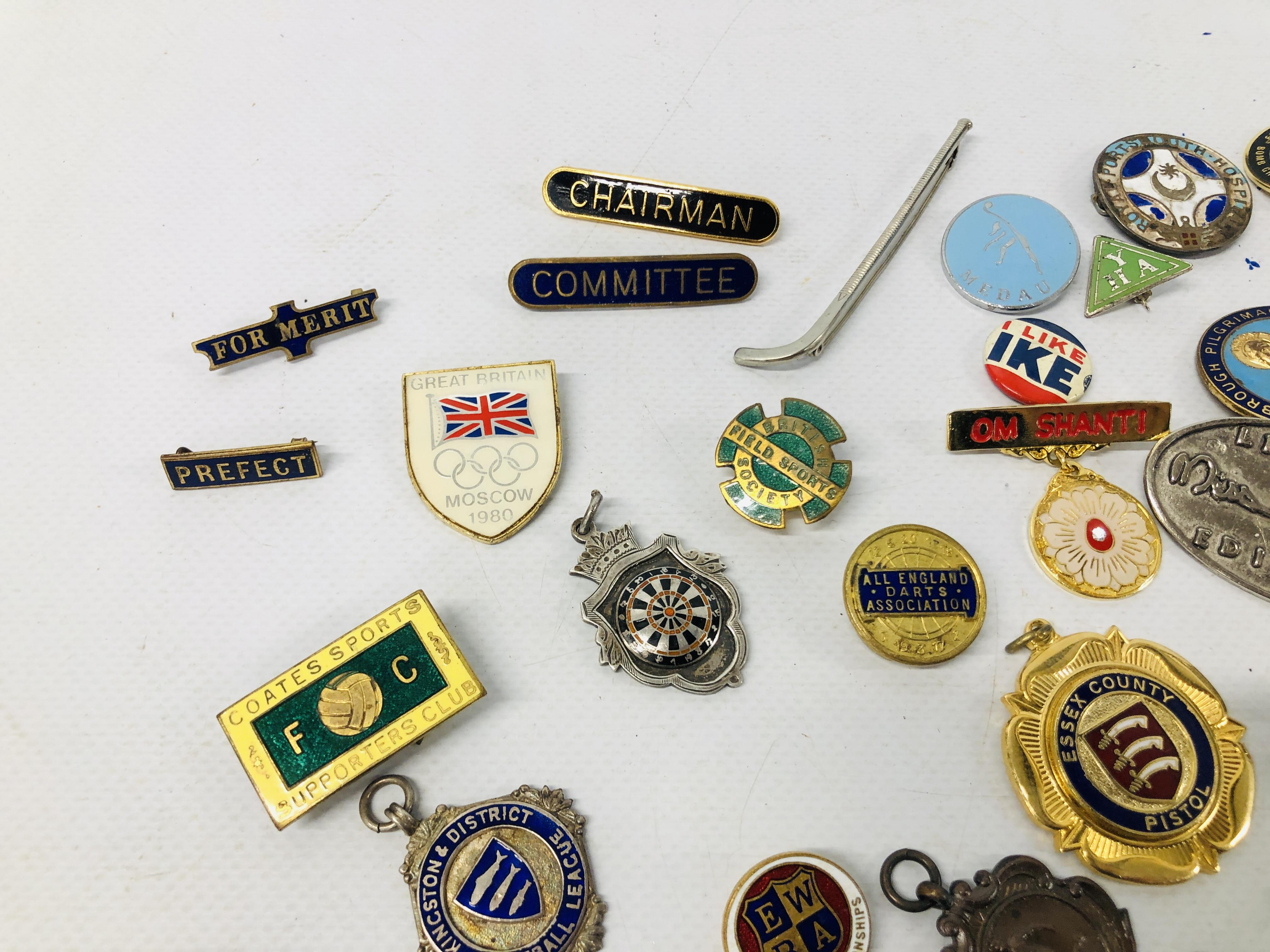 COLLECTION OF BADGES TO INCLUDE ENAMELLED SPORTING AND SILVER, ETC. - Image 3 of 5