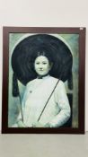 AN ORIGINAL OIL ON CANVAS SEATED ORIENTAL LADY IN WIDE BRIM HAT - NO VISIBLE SIGNATURE.