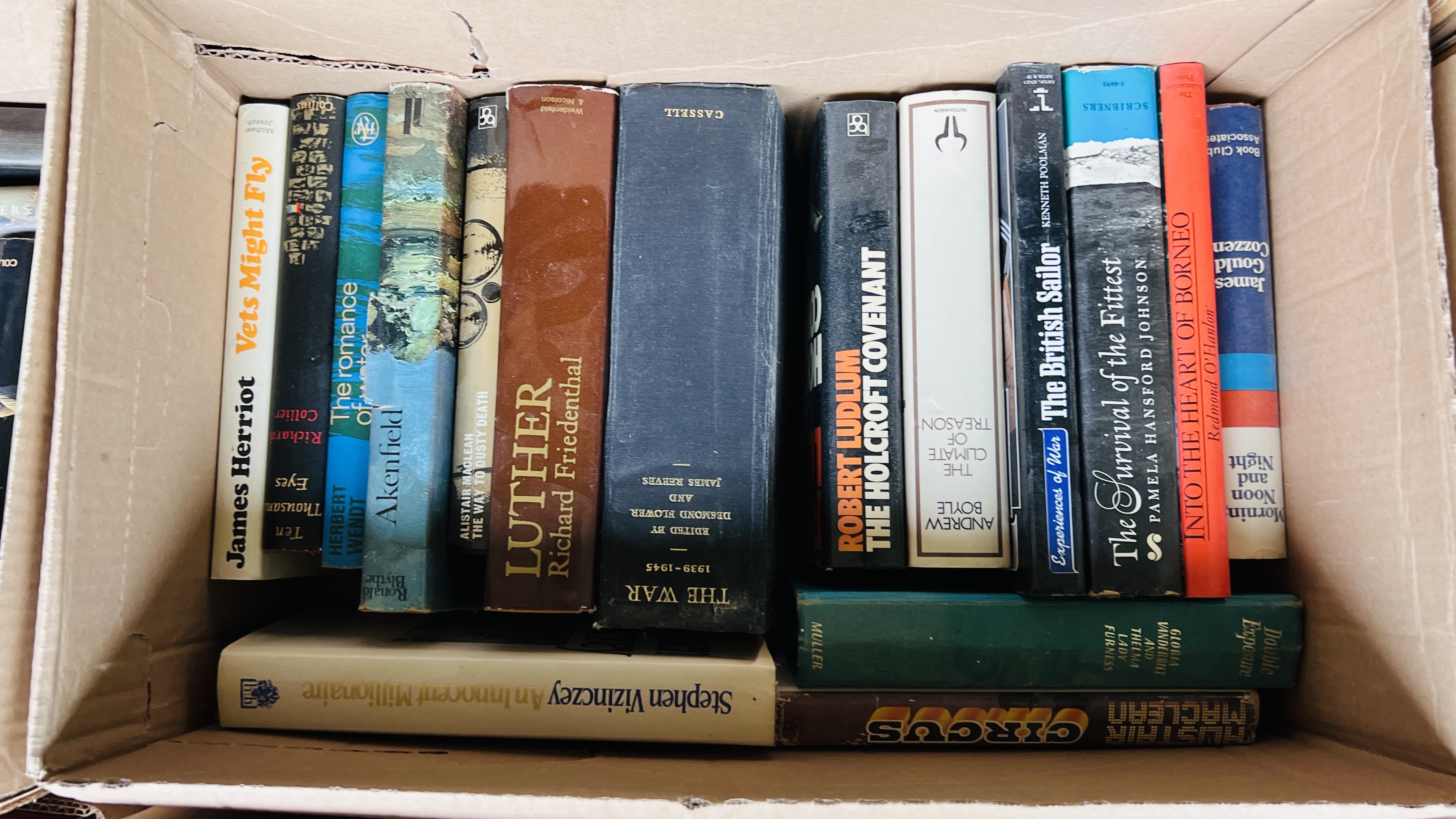 23 BOXES OF ASSORTED BOOKS - AS CLEARED TO INCLUDE NOVELS AND REFERENCE. - Image 18 of 24