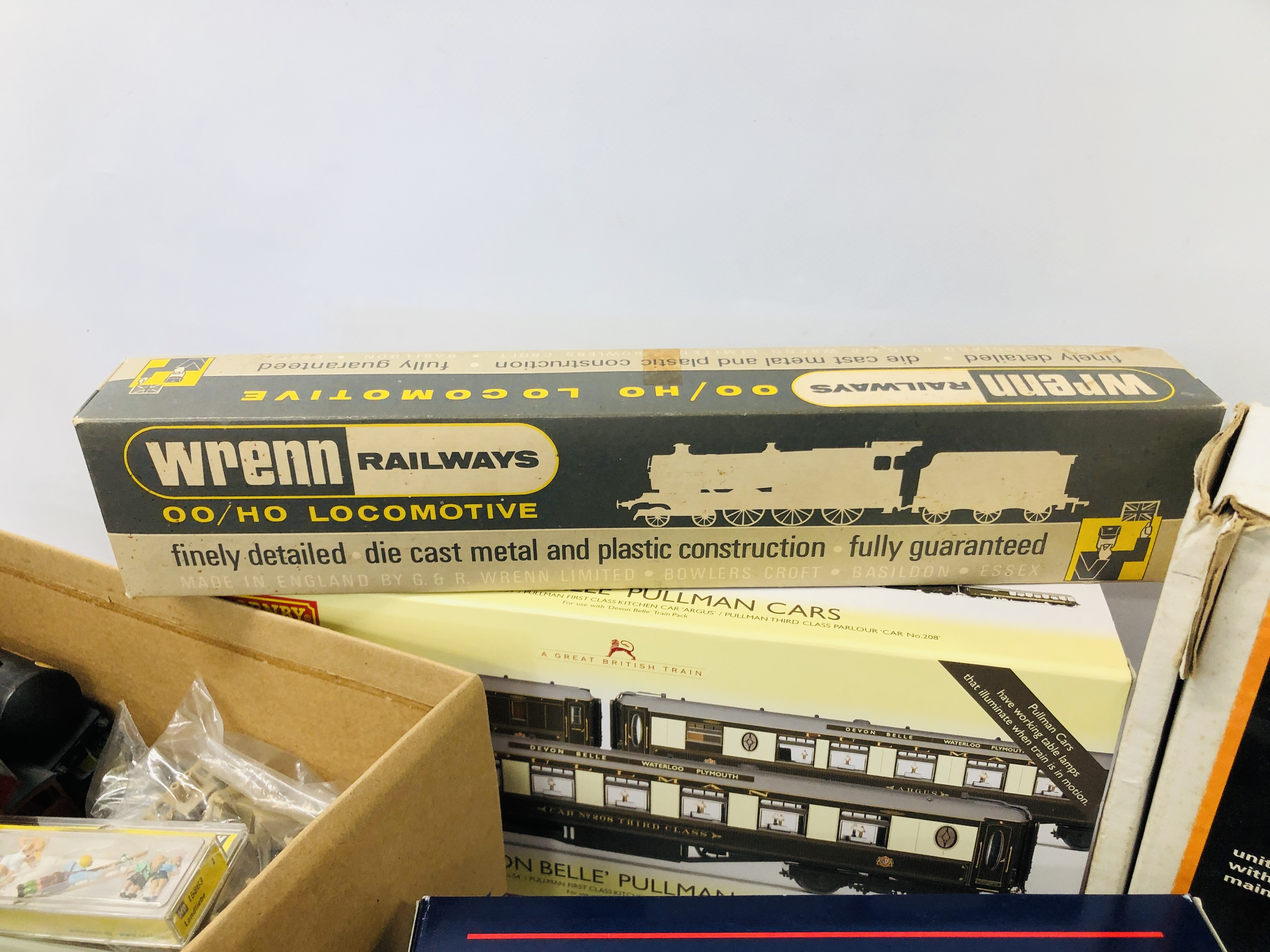 COLLECTION OF 00 GAUGE RAILWAY TO INCLUDE HORNBY DEVON BELLE PULLMAN CARS, - Bild 4 aus 7