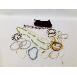 TRAY OF CULTURED PEARL NECKLACES AND BRACELETS
